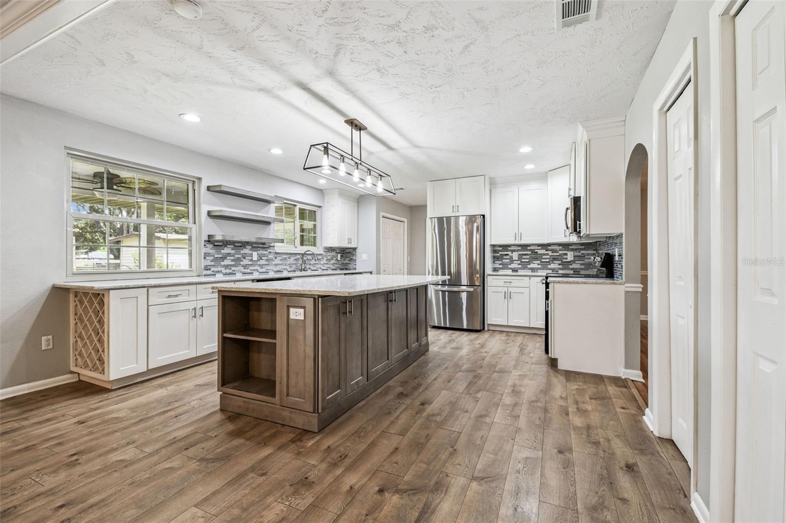 Image 39 of 98 For 10725 Dixon Drive