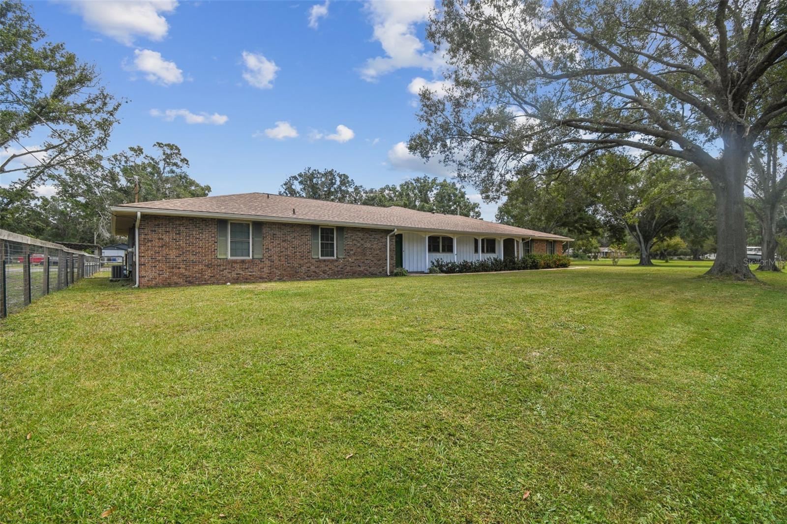Image 4 of 98 For 10725 Dixon Drive