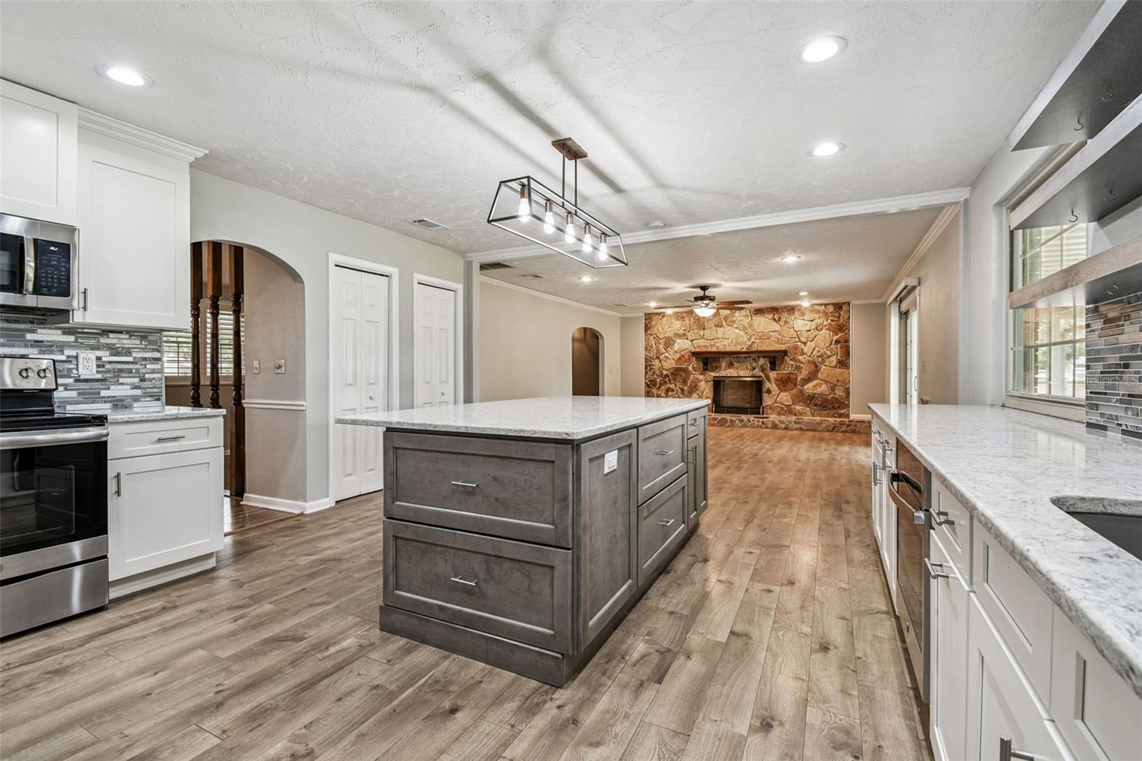 Image 44 of 98 For 10725 Dixon Drive