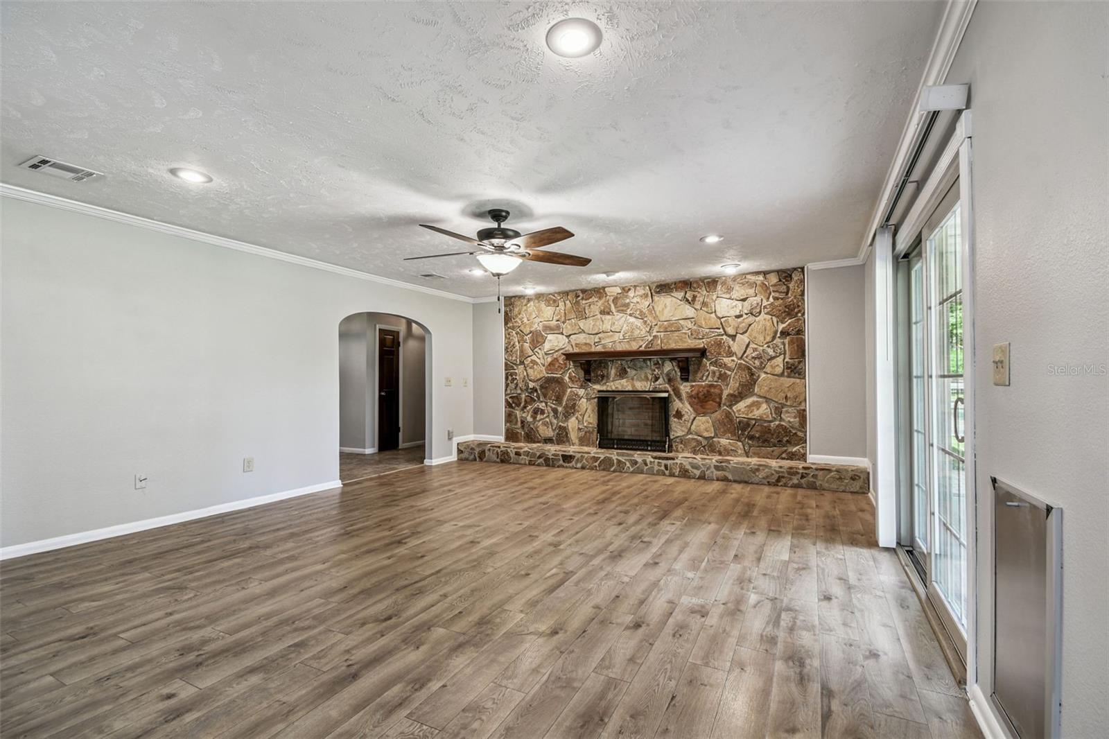 Image 49 of 98 For 10725 Dixon Drive