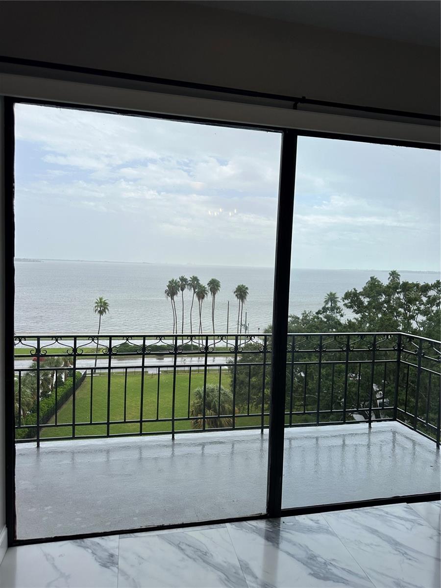 Image 11 of 19 For 2109 Bayshore Boulevard 602