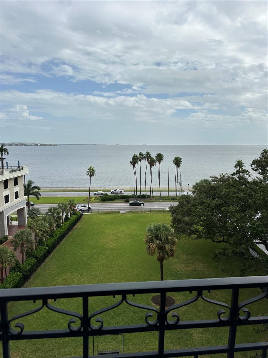 Image 3 of 19 For 2109 Bayshore Boulevard 602