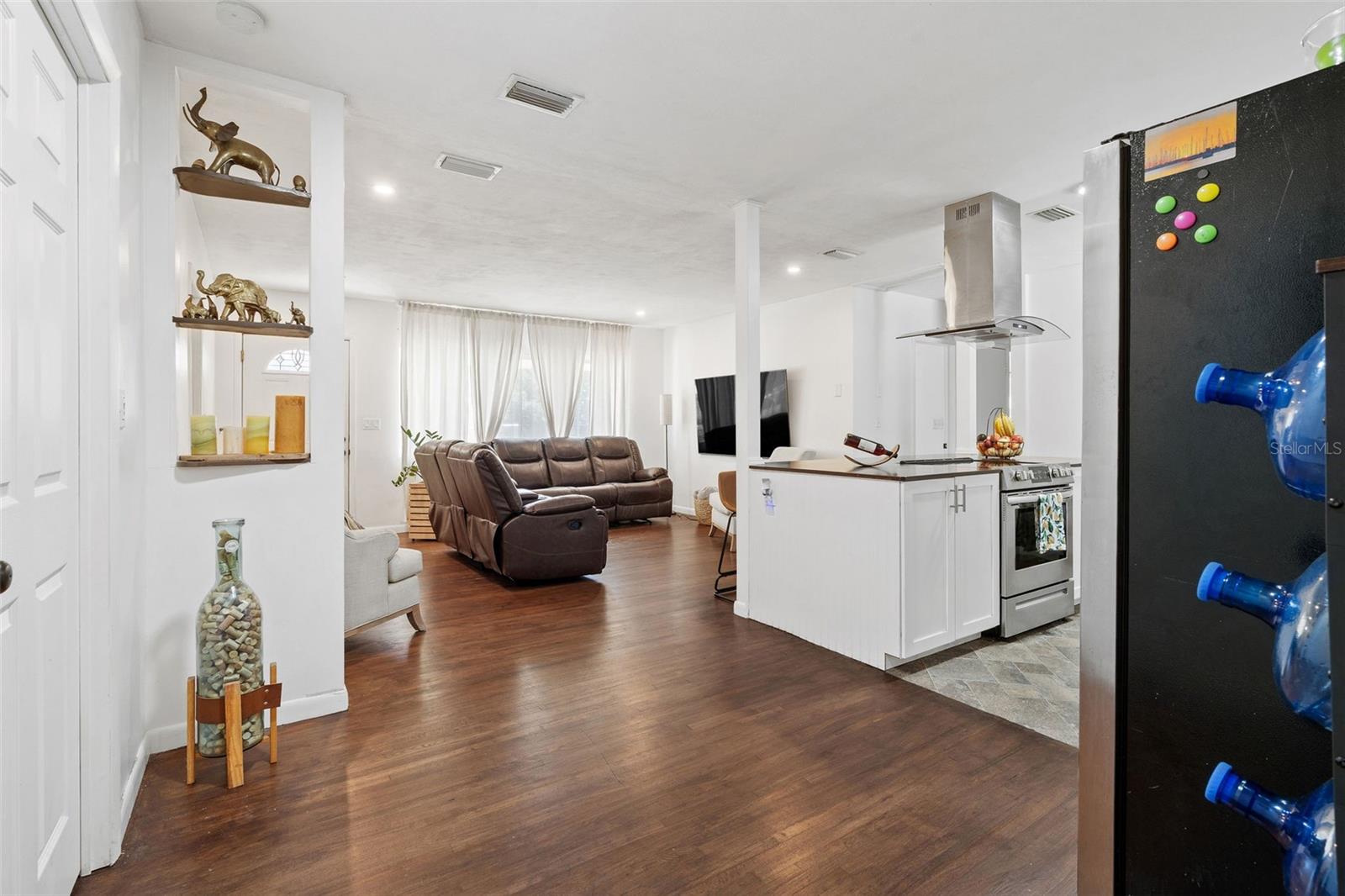 Image 13 of 32 For 2010 Lee Drive