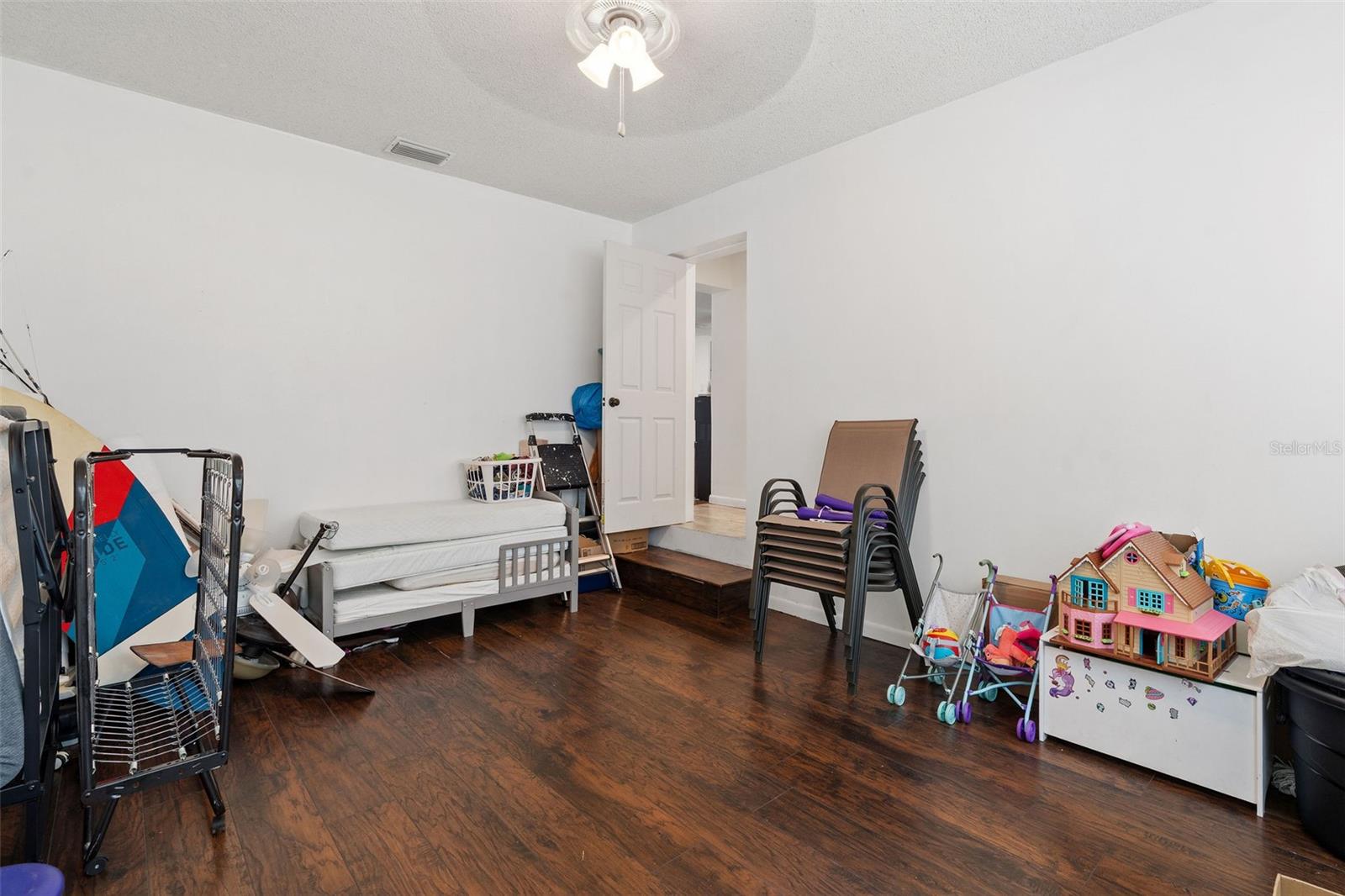 Image 19 of 32 For 2010 Lee Drive