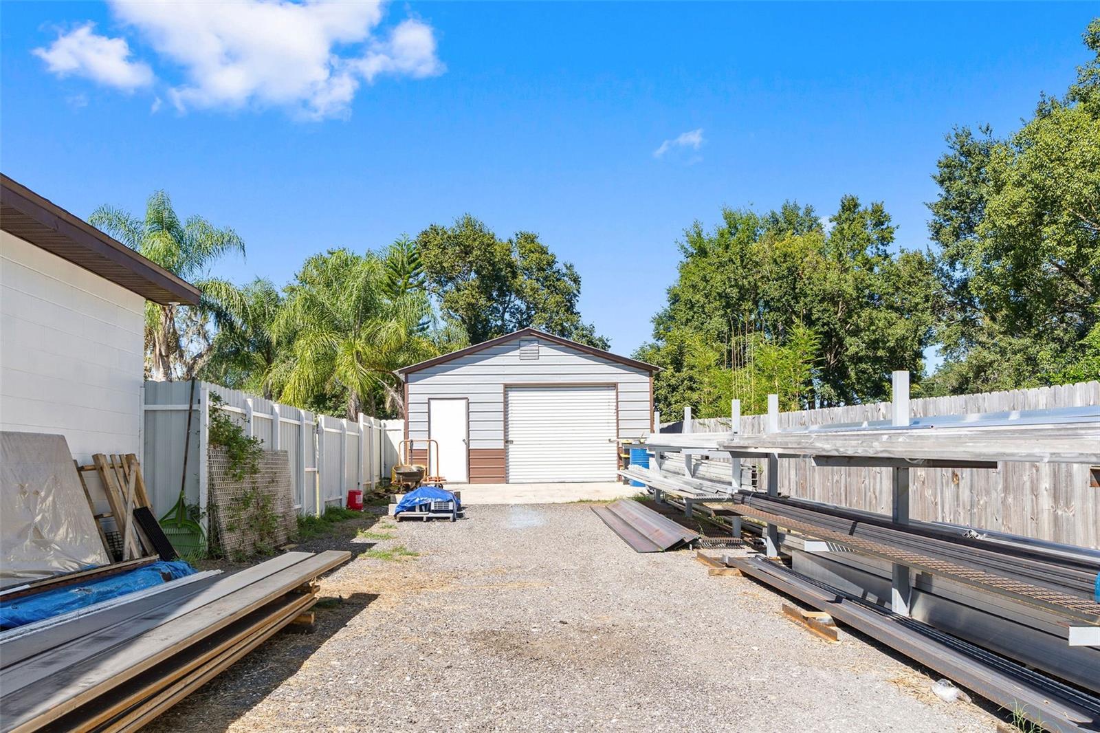 Image 27 of 32 For 2010 Lee Drive