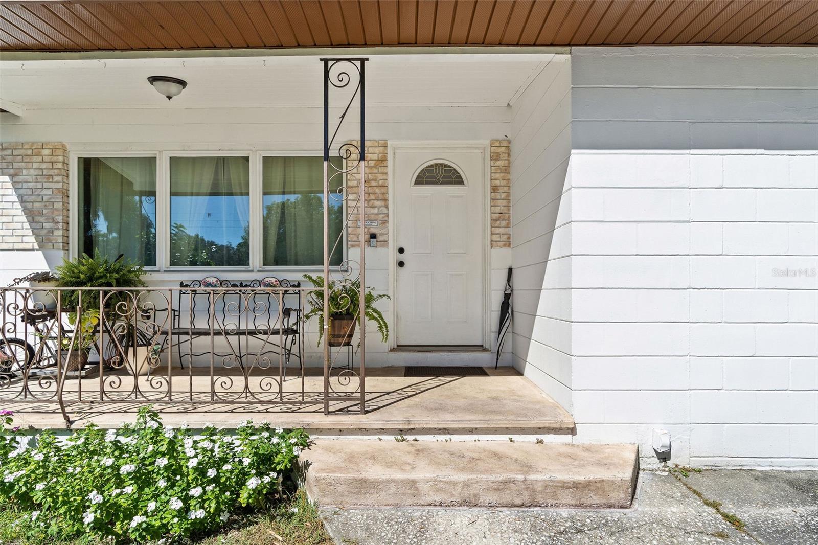 Image 4 of 32 For 2010 Lee Drive