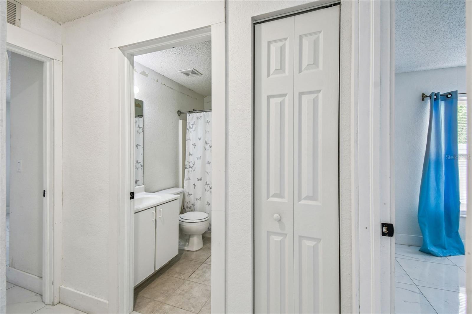 Listing photo id 34 for 2222 Champlain Avenue