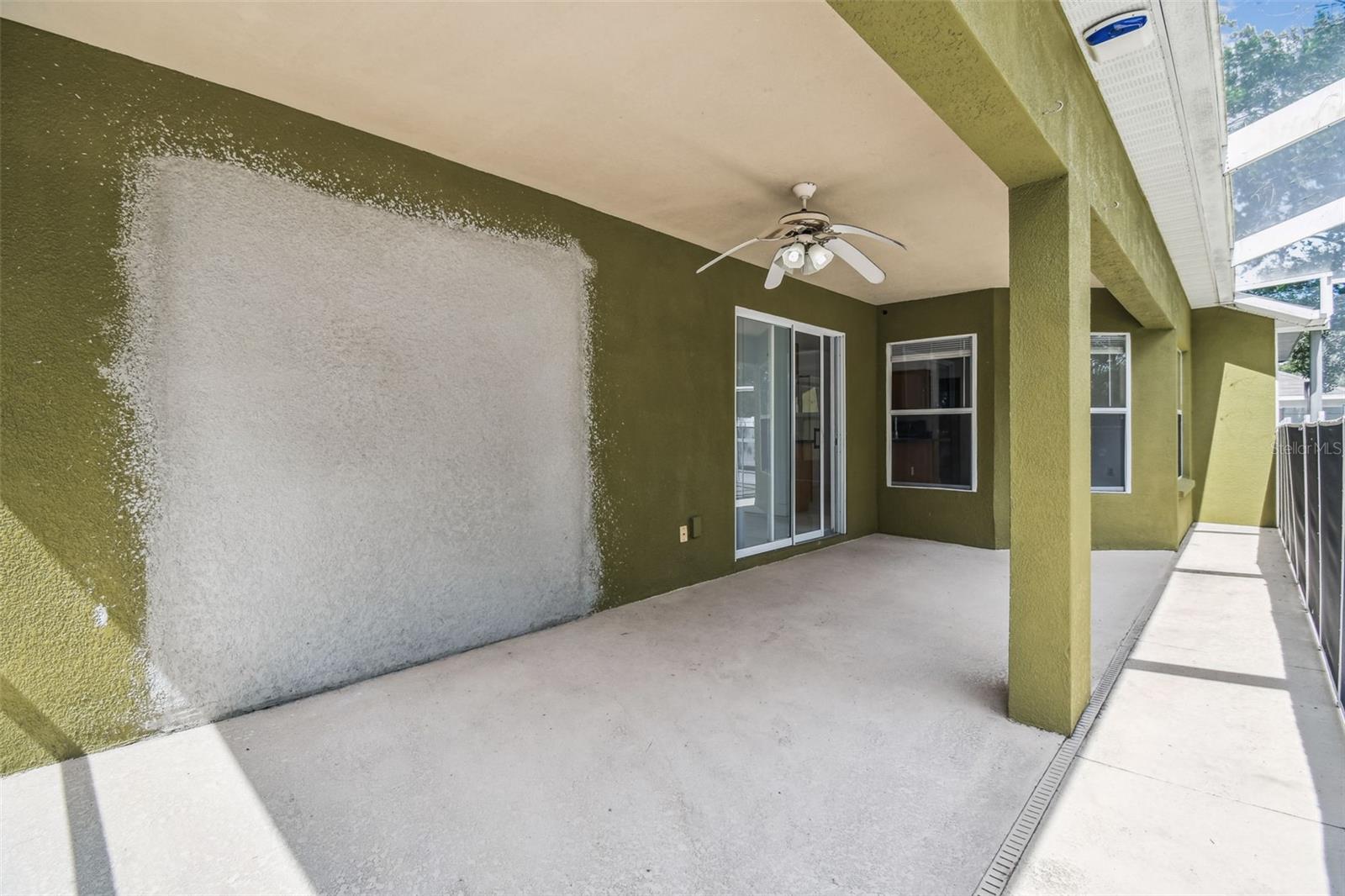 Listing photo id 44 for 2222 Champlain Avenue