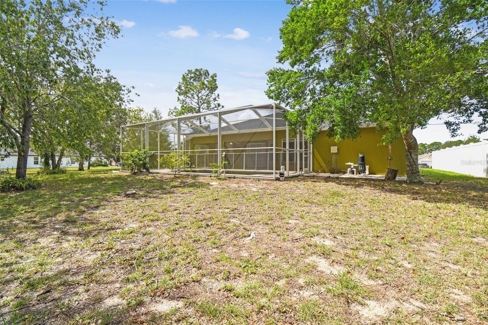 Listing photo id 48 for 2222 Champlain Avenue