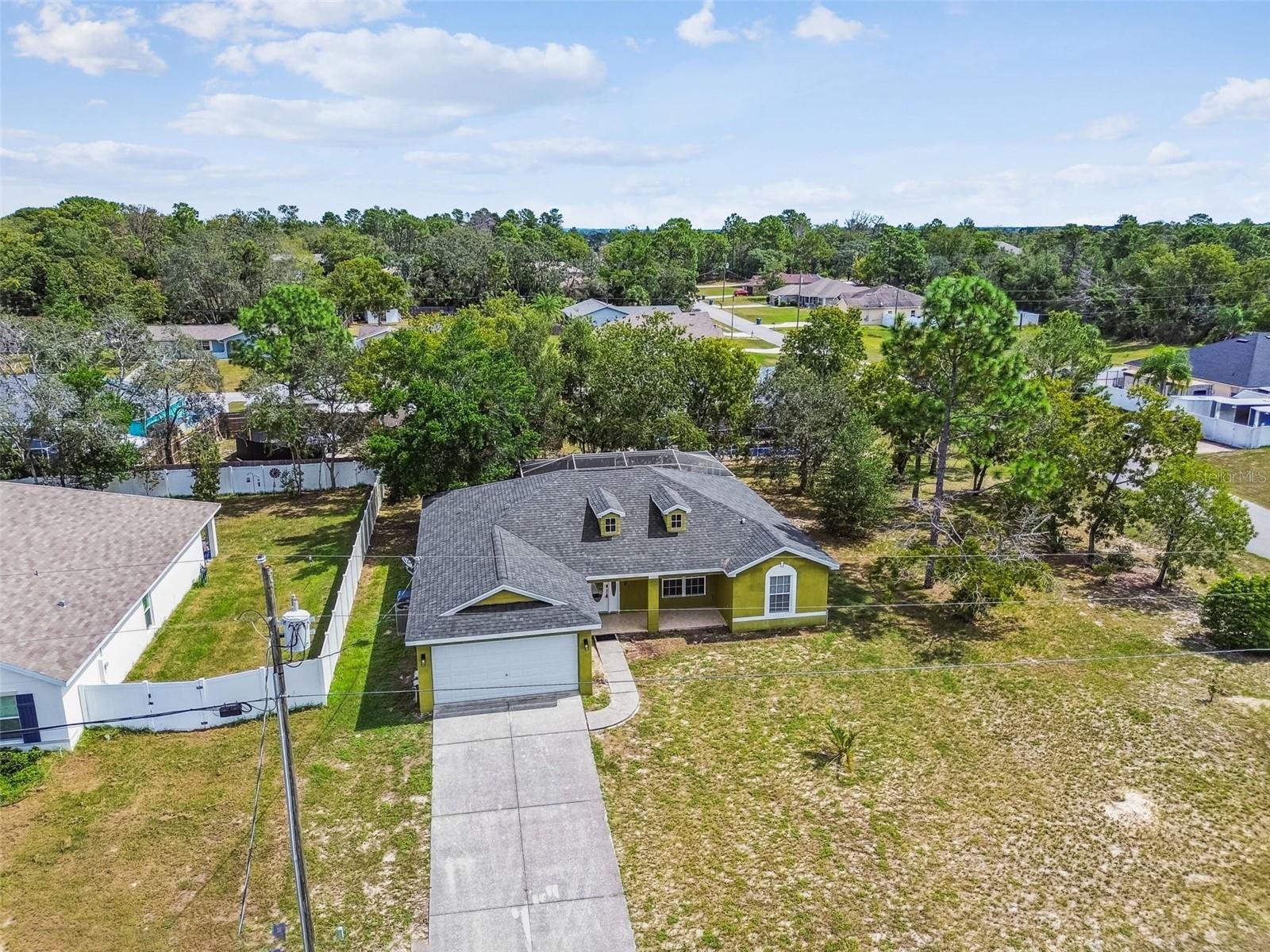 Listing photo id 56 for 2222 Champlain Avenue