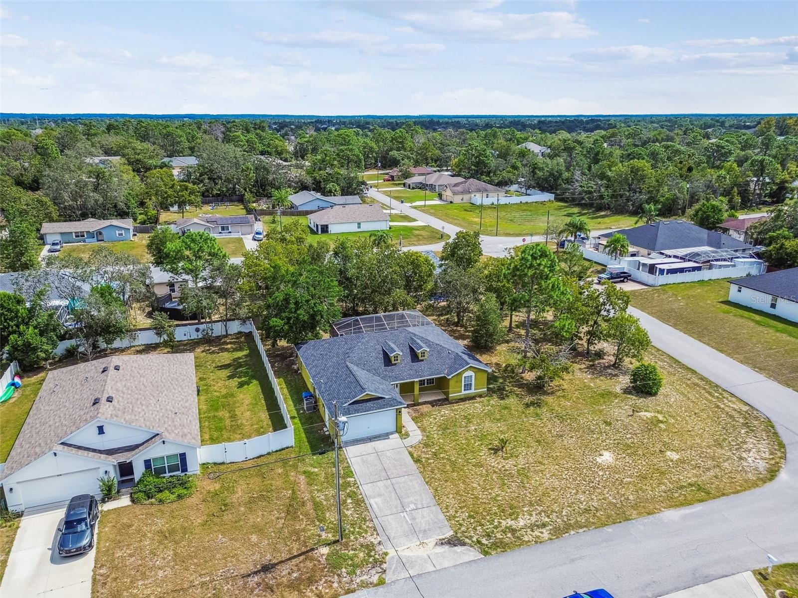 Listing photo id 62 for 2222 Champlain Avenue