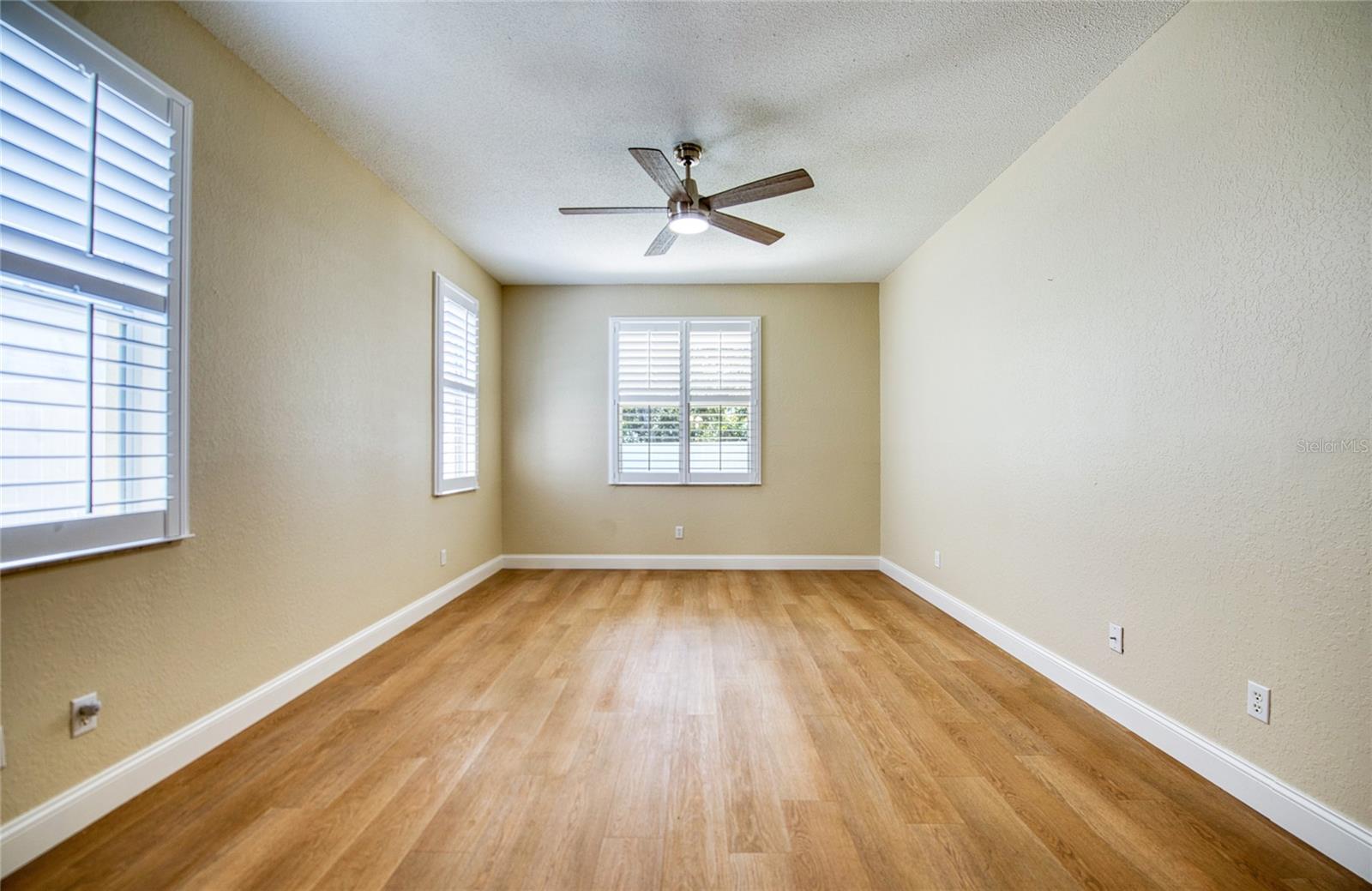 Image 14 of 54 For 13564 Oak Run Court