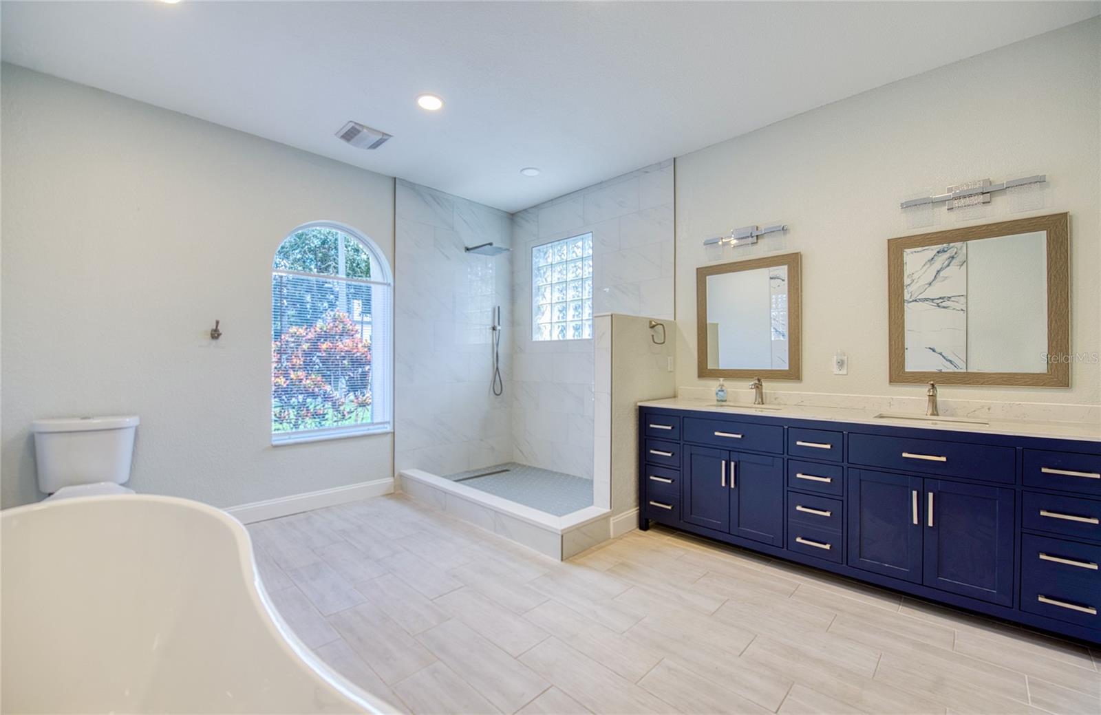 Image 19 of 54 For 13564 Oak Run Court