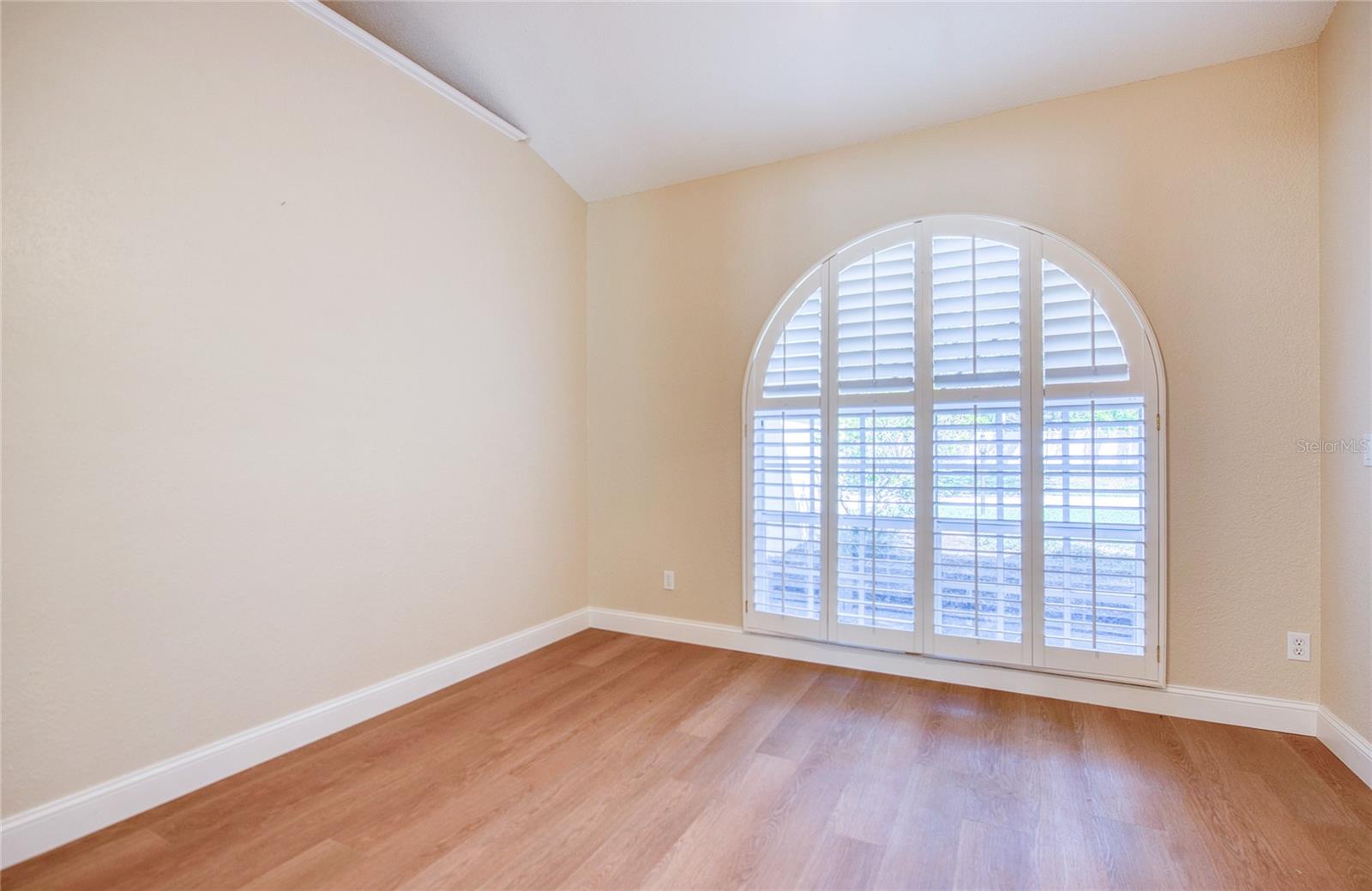 Image 33 of 54 For 13564 Oak Run Court