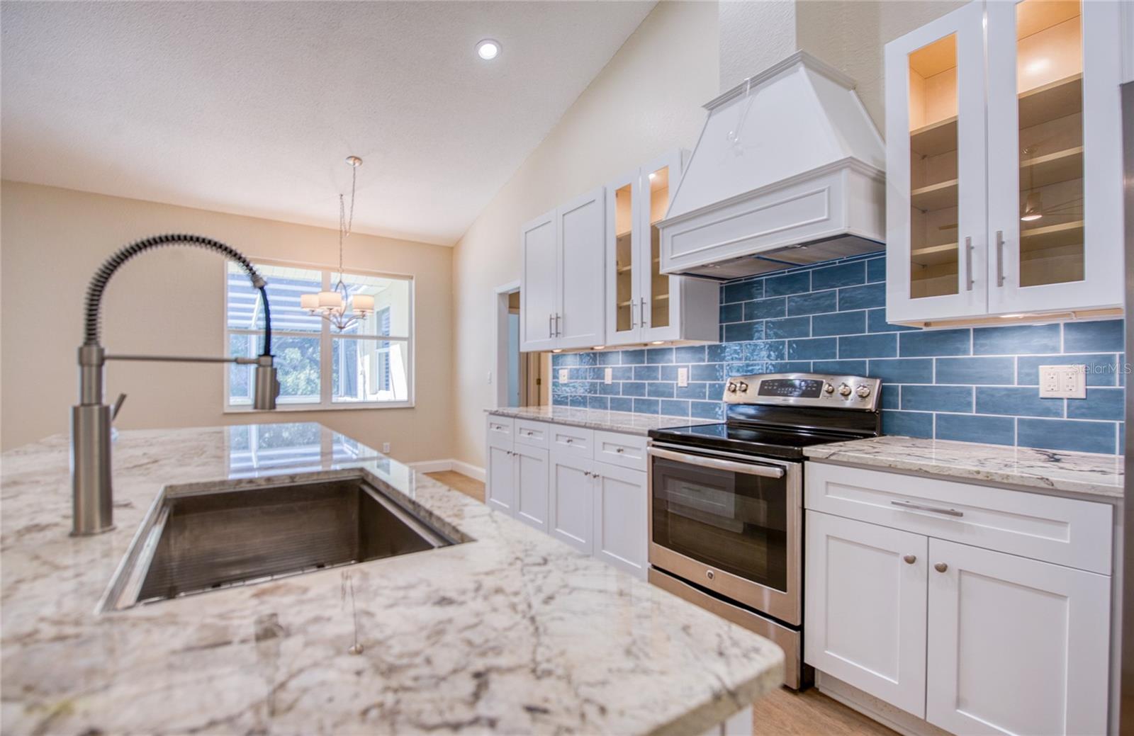 Image 8 of 54 For 13564 Oak Run Court