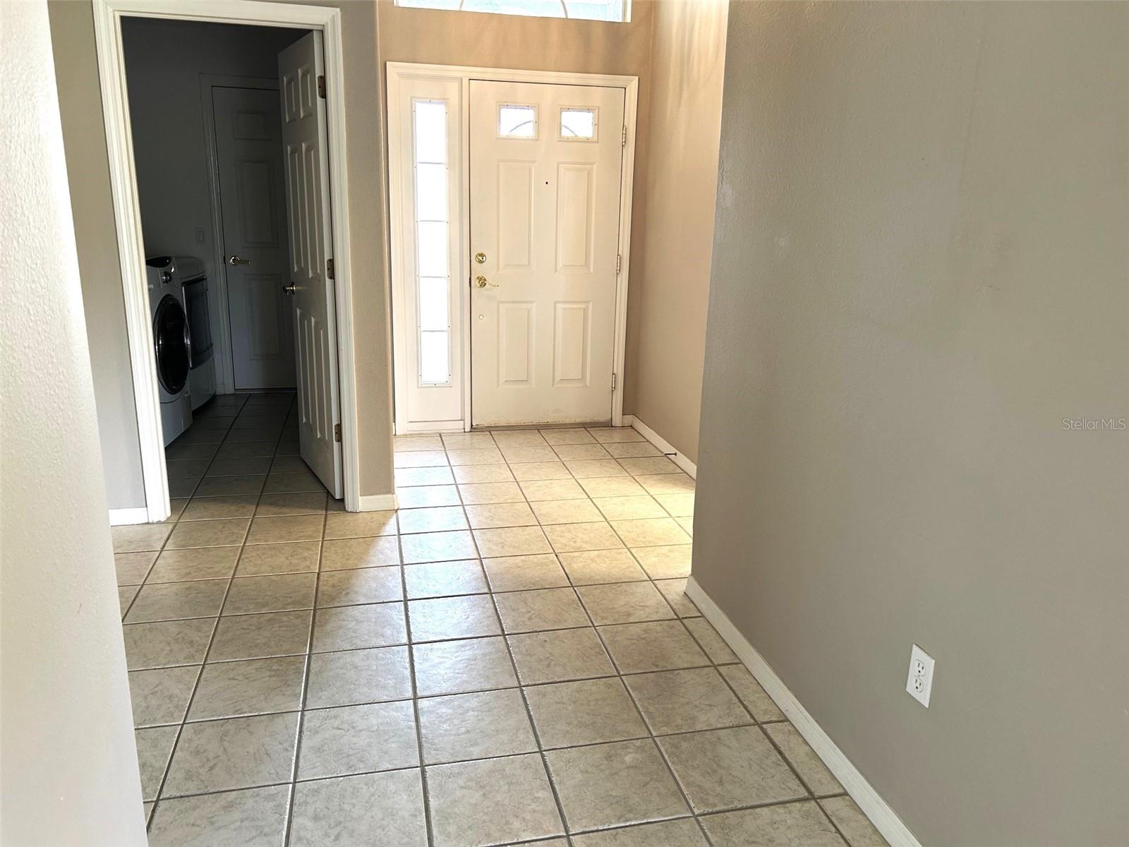 Image 4 of 40 For 11904 Aranda Court