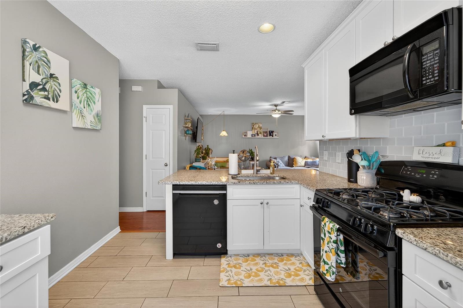 Image 11 of 37 For 6707 Summer Haven Drive