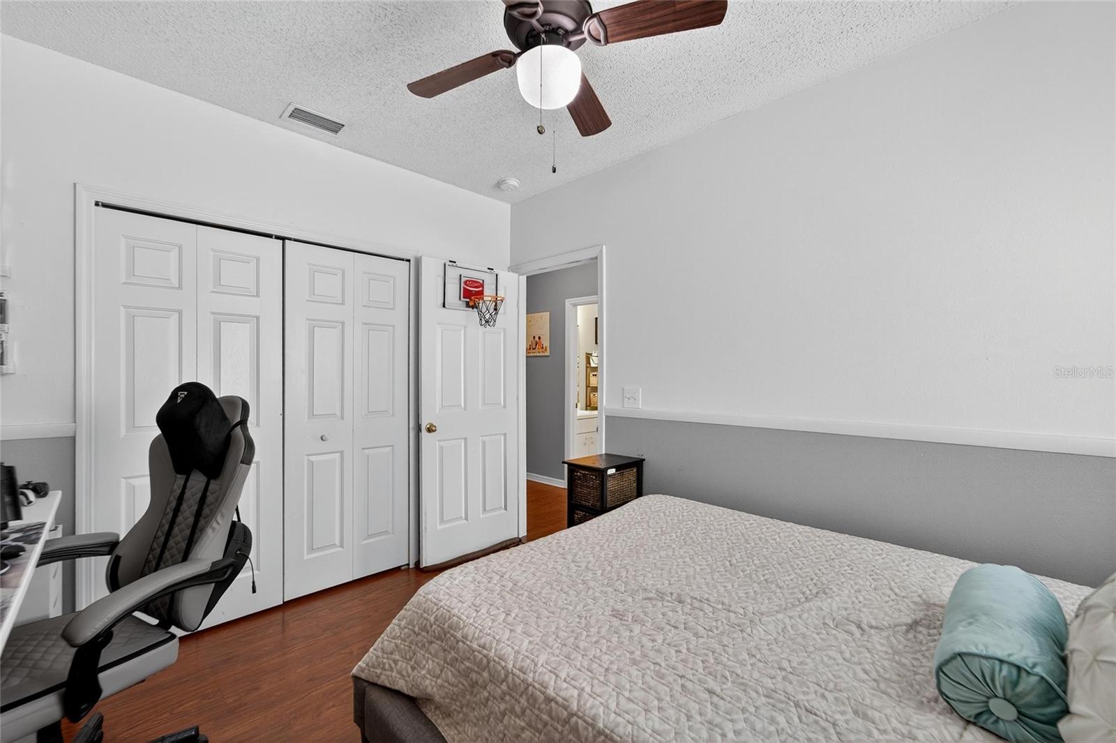 Image 26 of 37 For 6707 Summer Haven Drive
