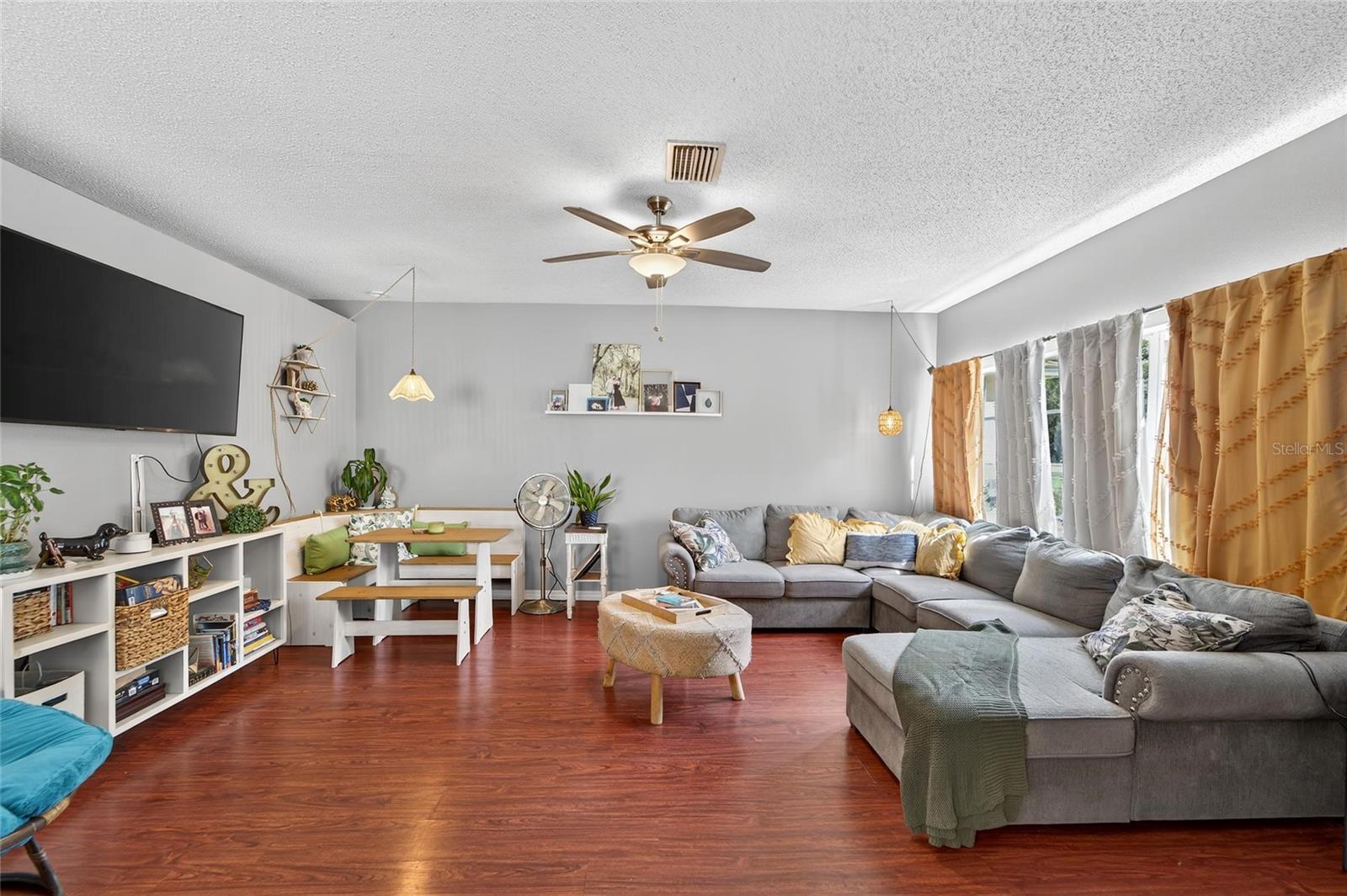 Image 6 of 37 For 6707 Summer Haven Drive