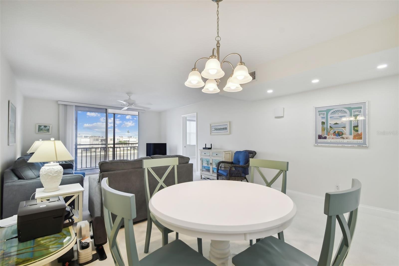 Image 23 of 81 For 7625 Sun Island Drive S 305