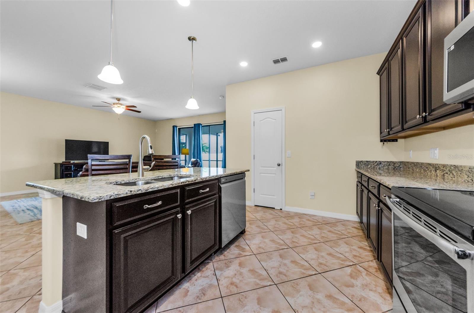Image 25 of 47 For 1193 Lawnview Terrace