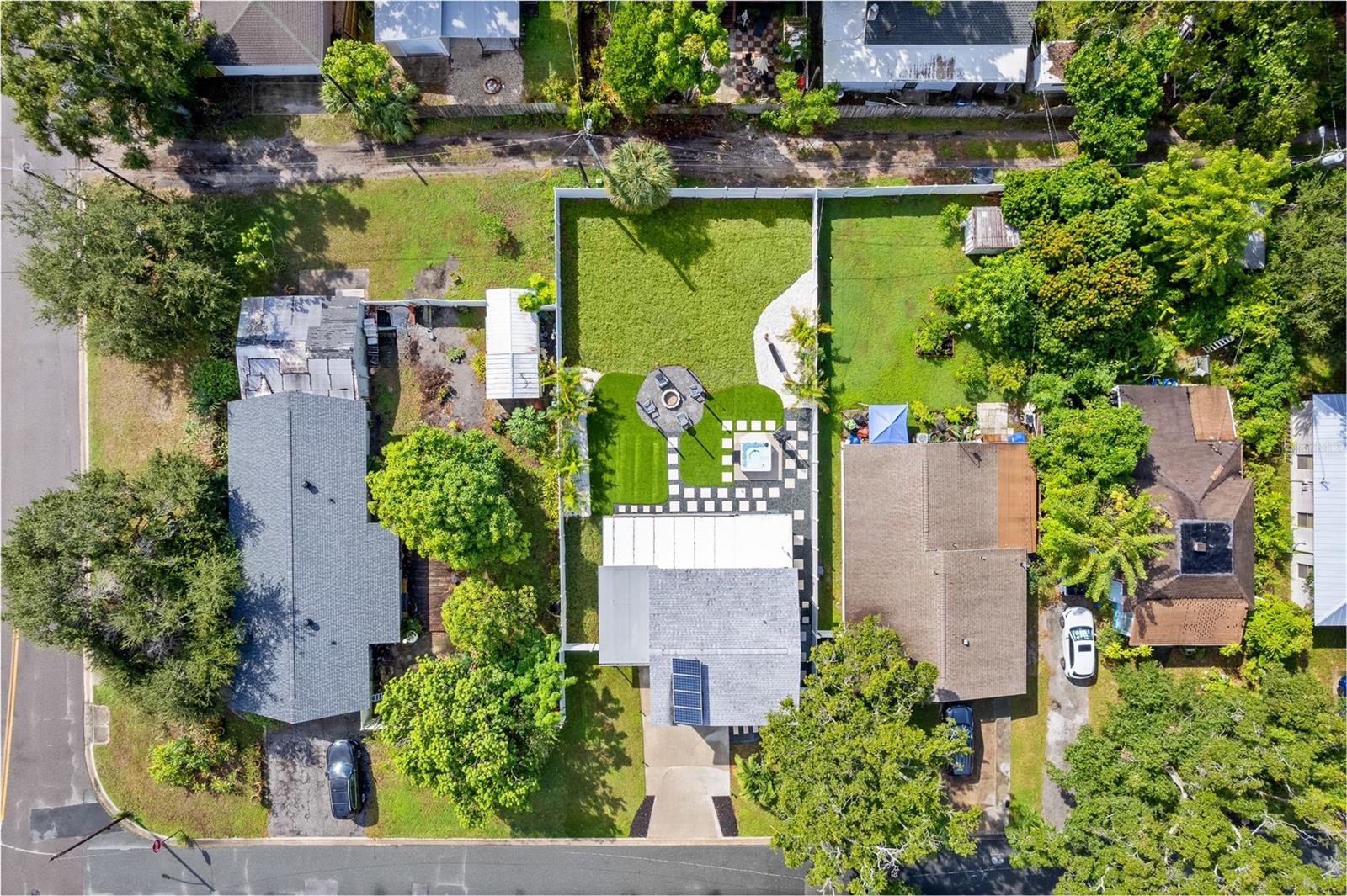 Image 11 of 30 For 4220 19 Street N