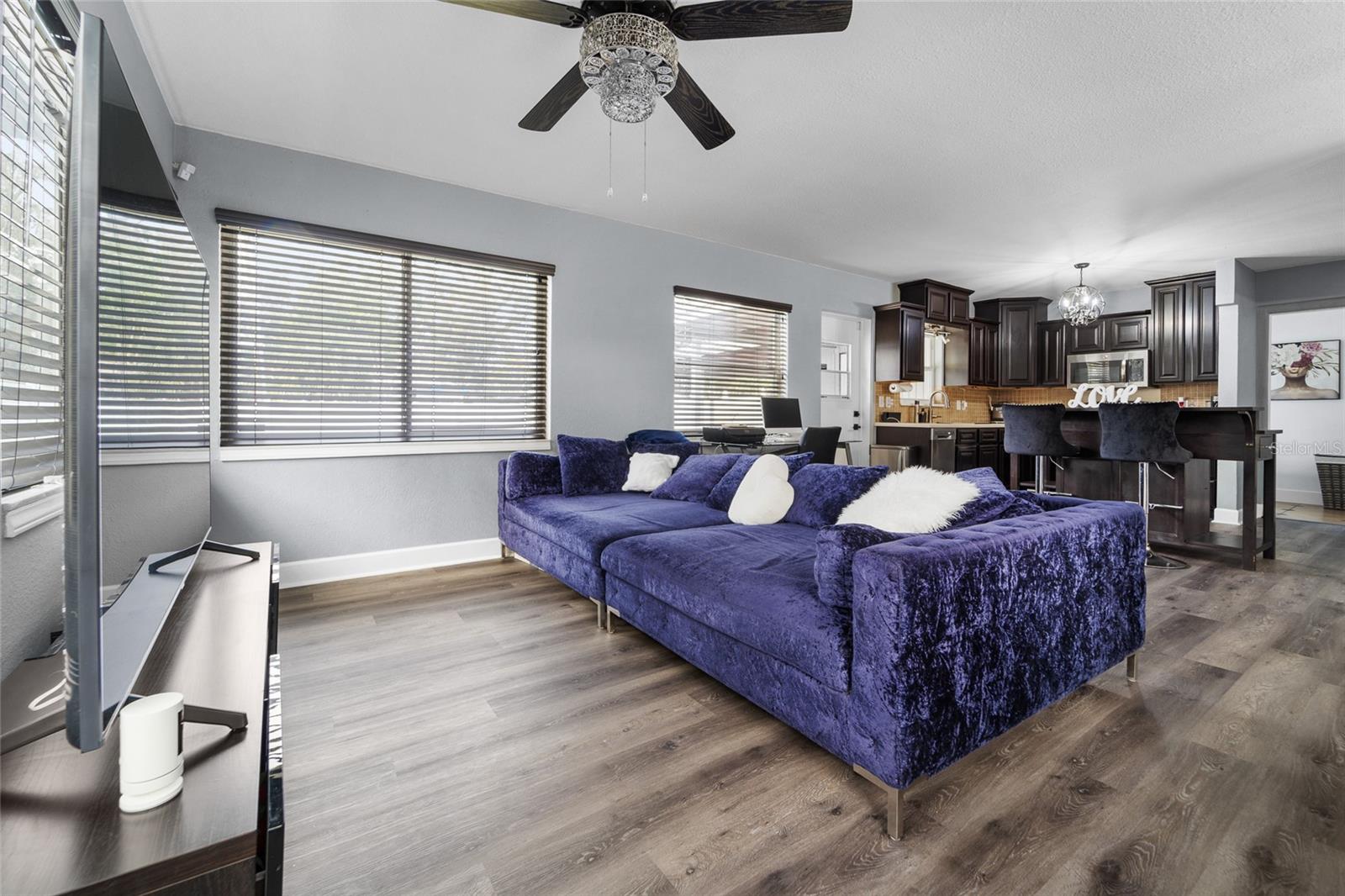 Image 12 of 30 For 4220 19 Street N