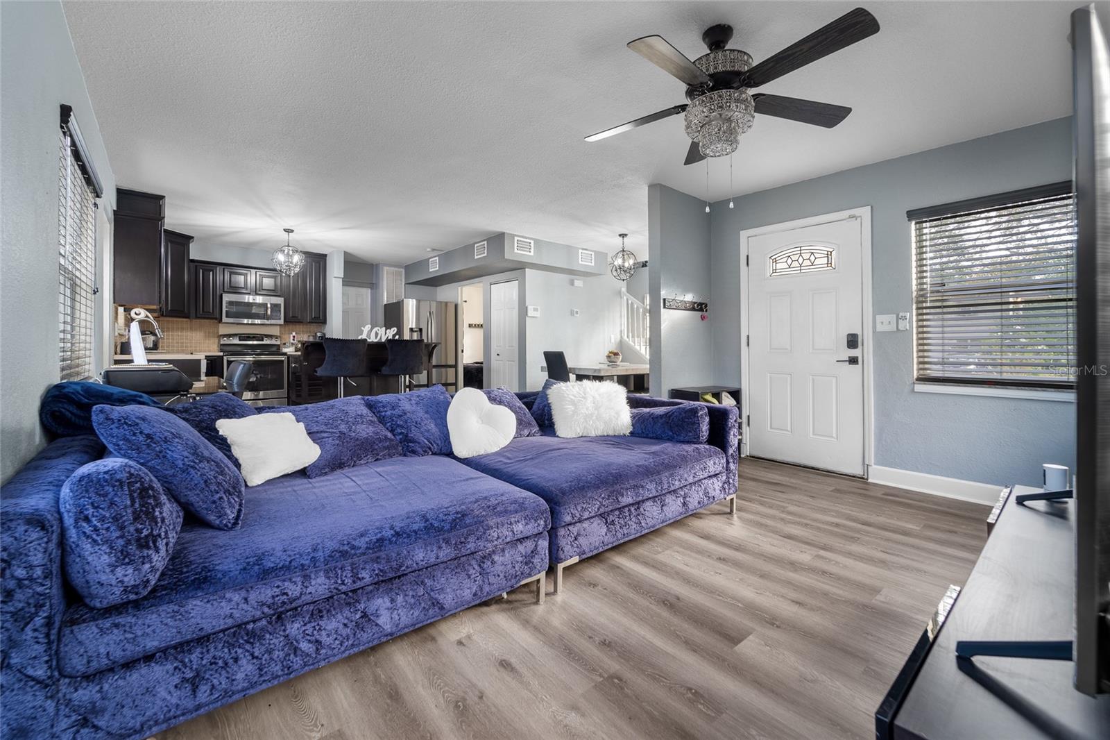 Image 13 of 30 For 4220 19 Street N