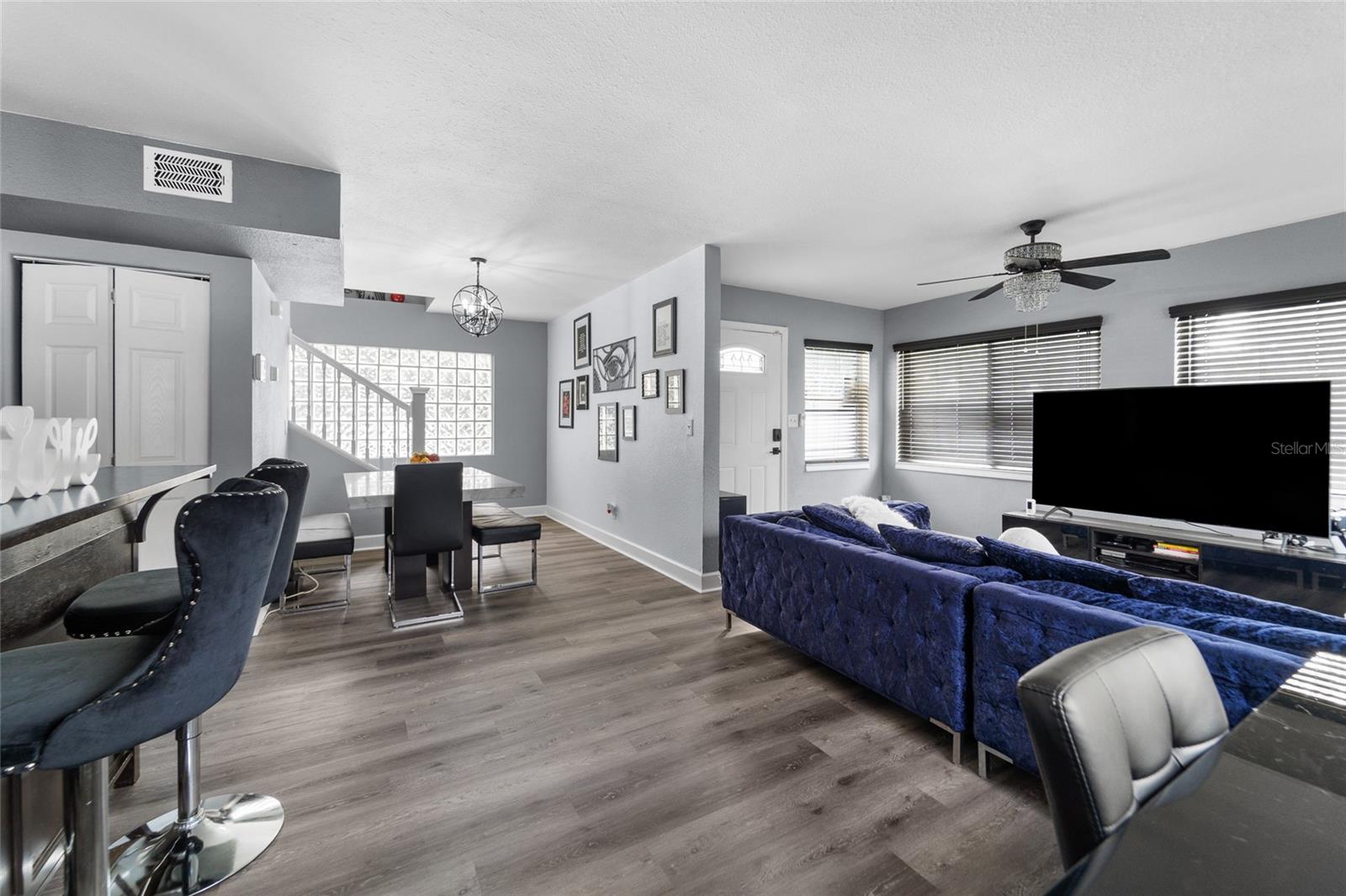 Image 14 of 30 For 4220 19 Street N