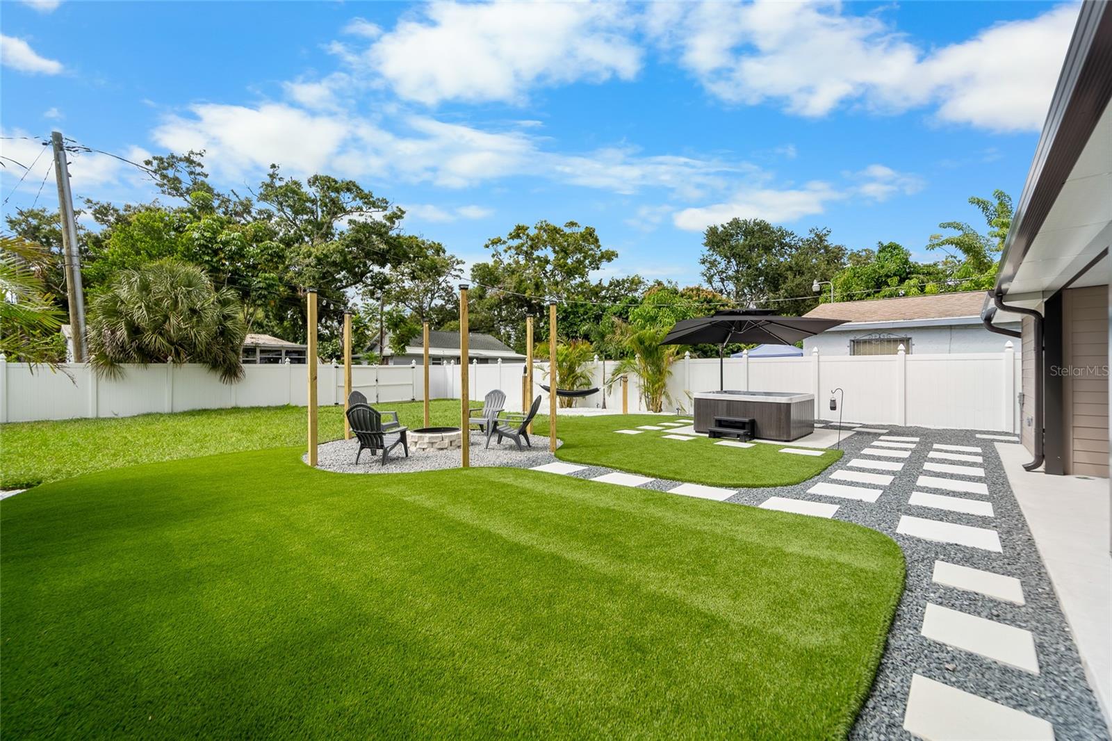 Image 5 of 30 For 4220 19 Street N