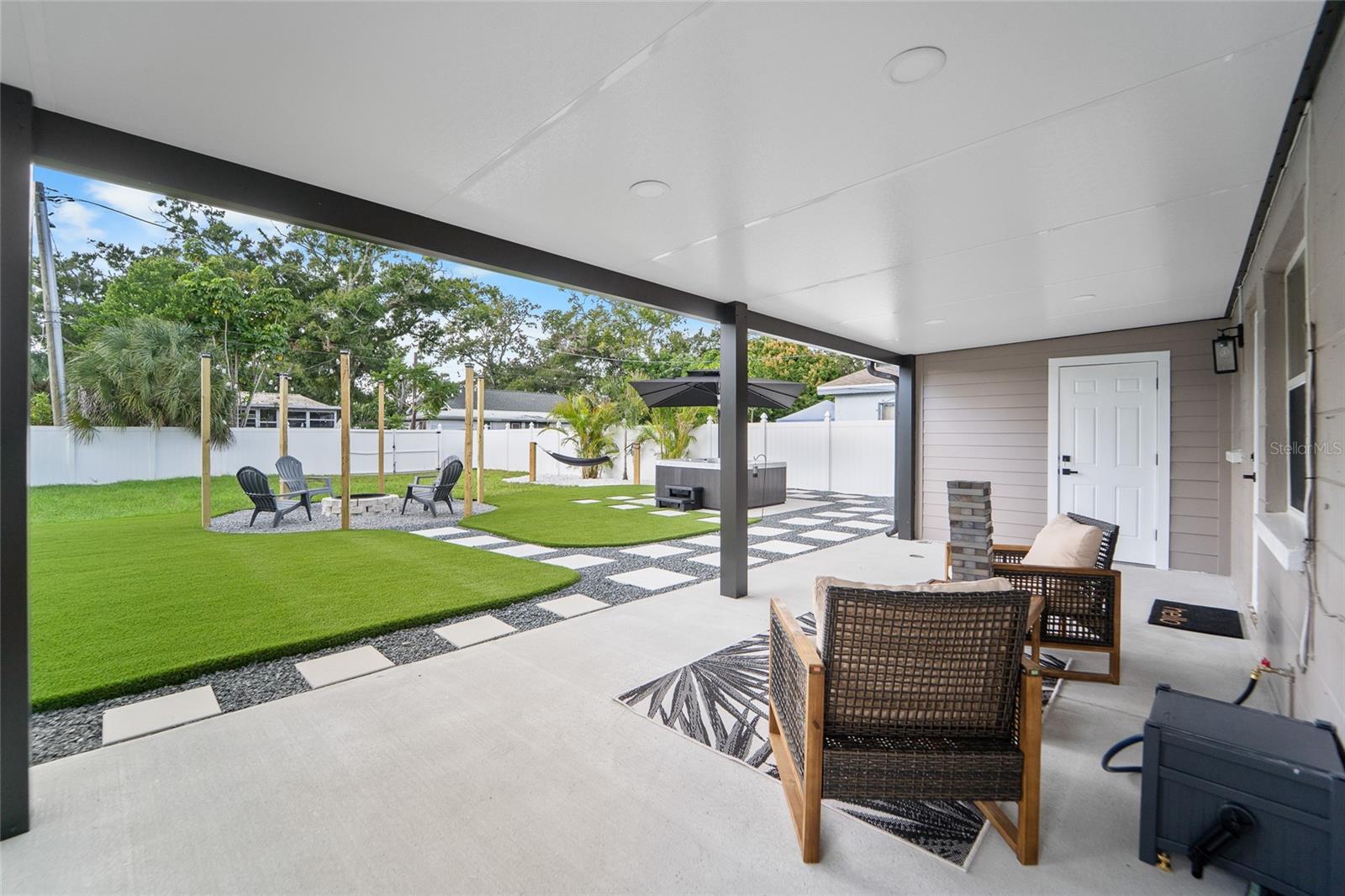 Image 8 of 30 For 4220 19 Street N