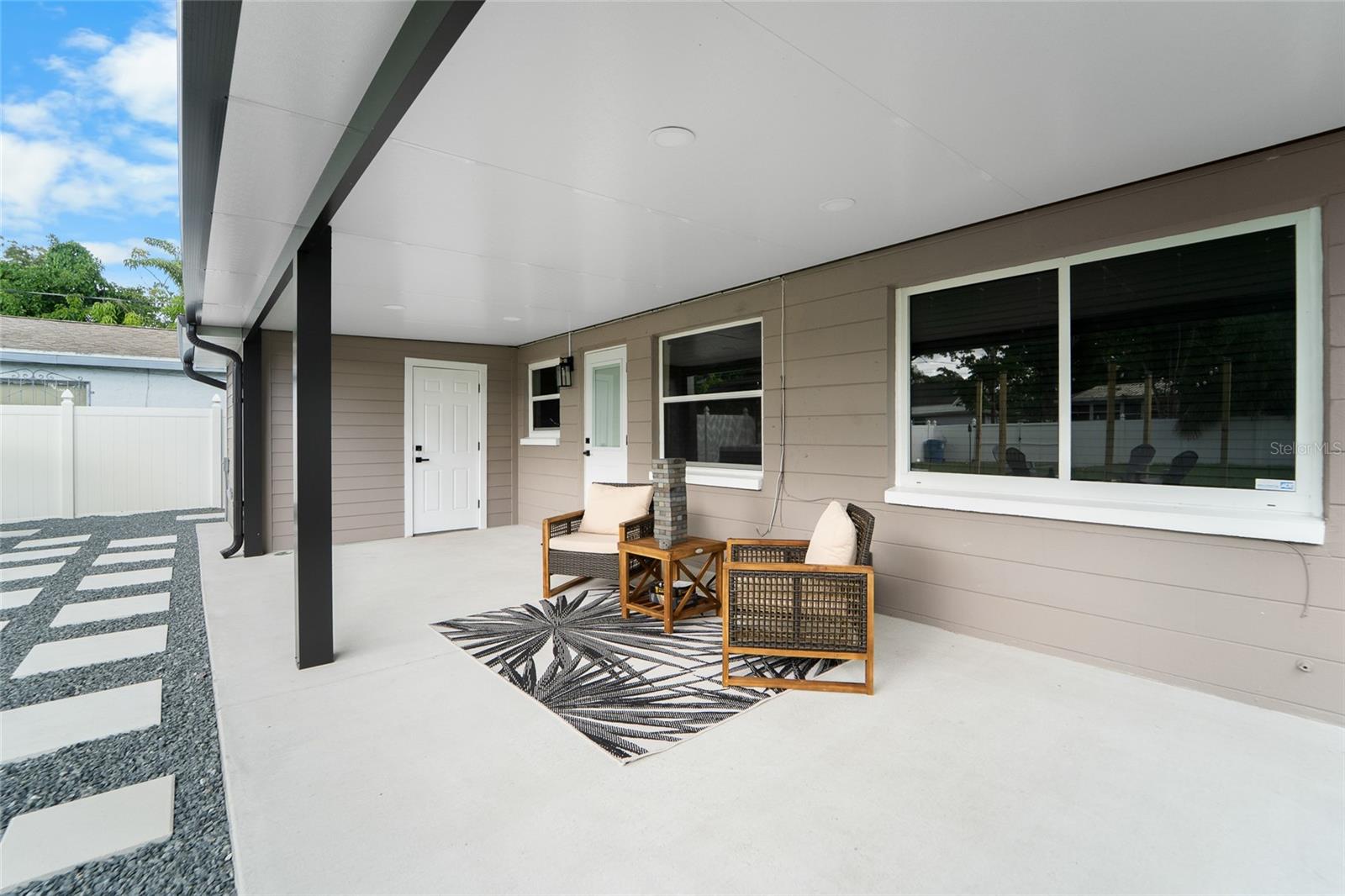 Image 9 of 30 For 4220 19 Street N