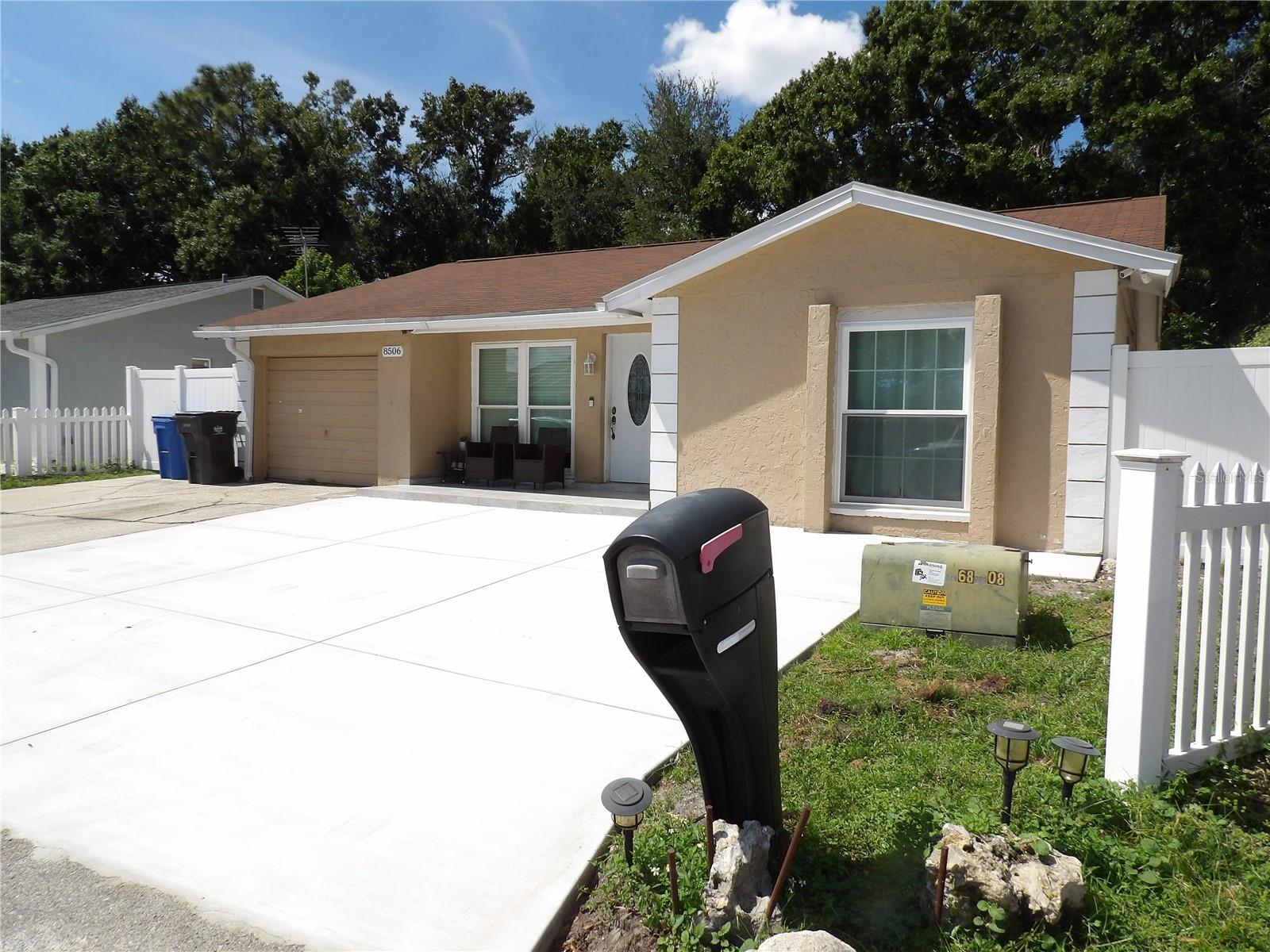 Image 3 of 51 For 8506 Seven Coves Ct