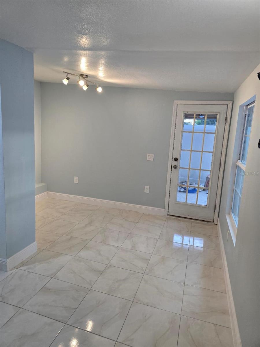 Image 38 of 51 For 8506 Seven Coves Ct