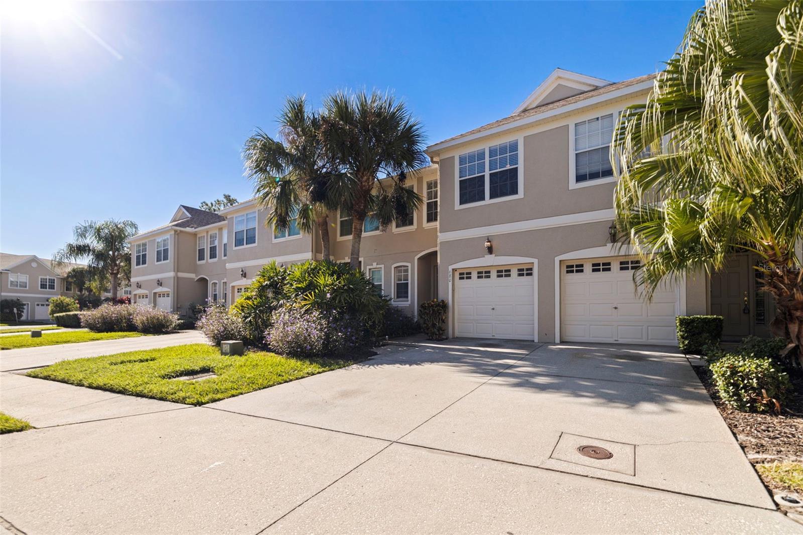 Image 2 of 35 For 680 Vallance Way Ne