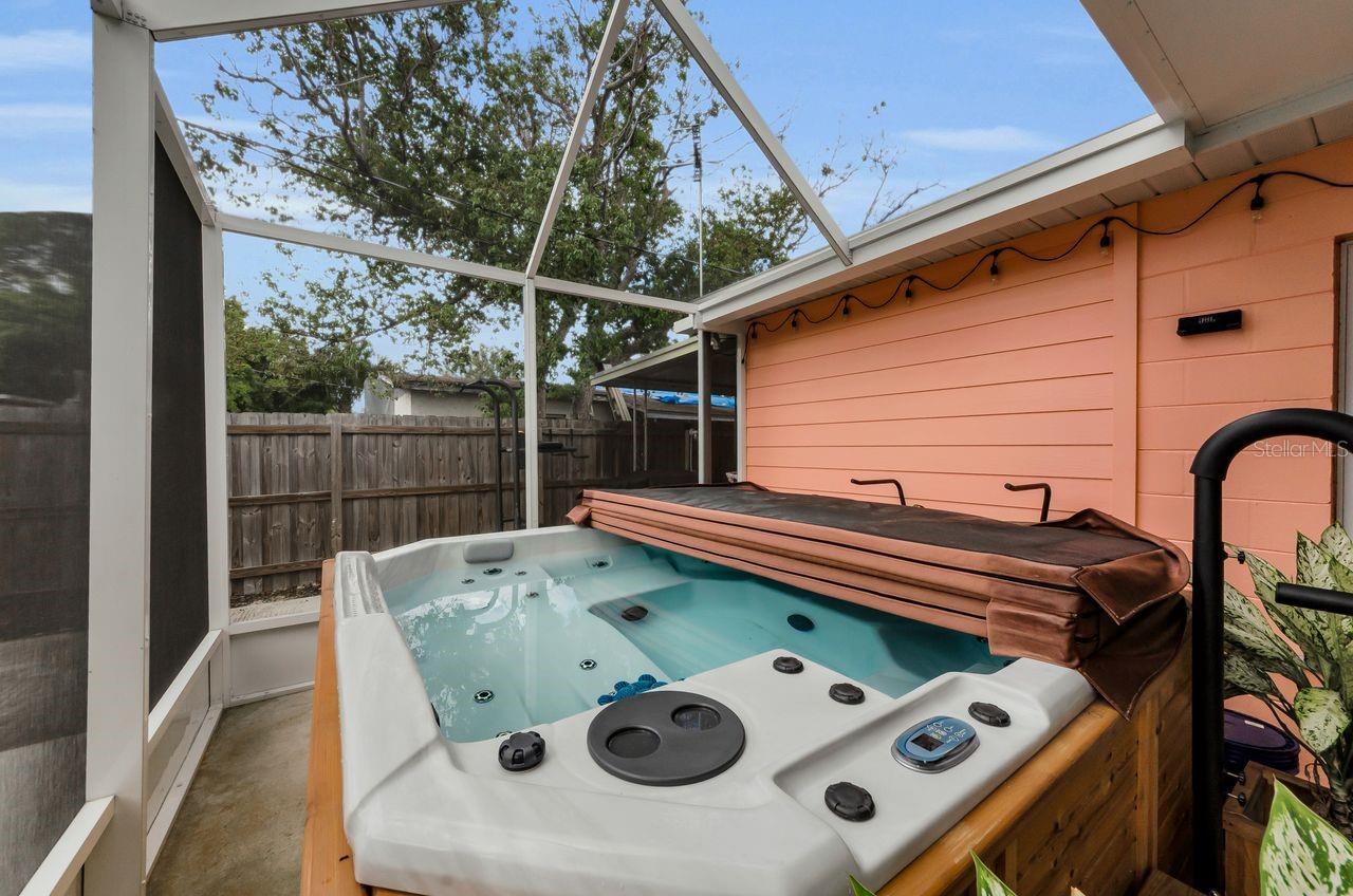 Image 26 of 51 For 740 Loquat Dr.