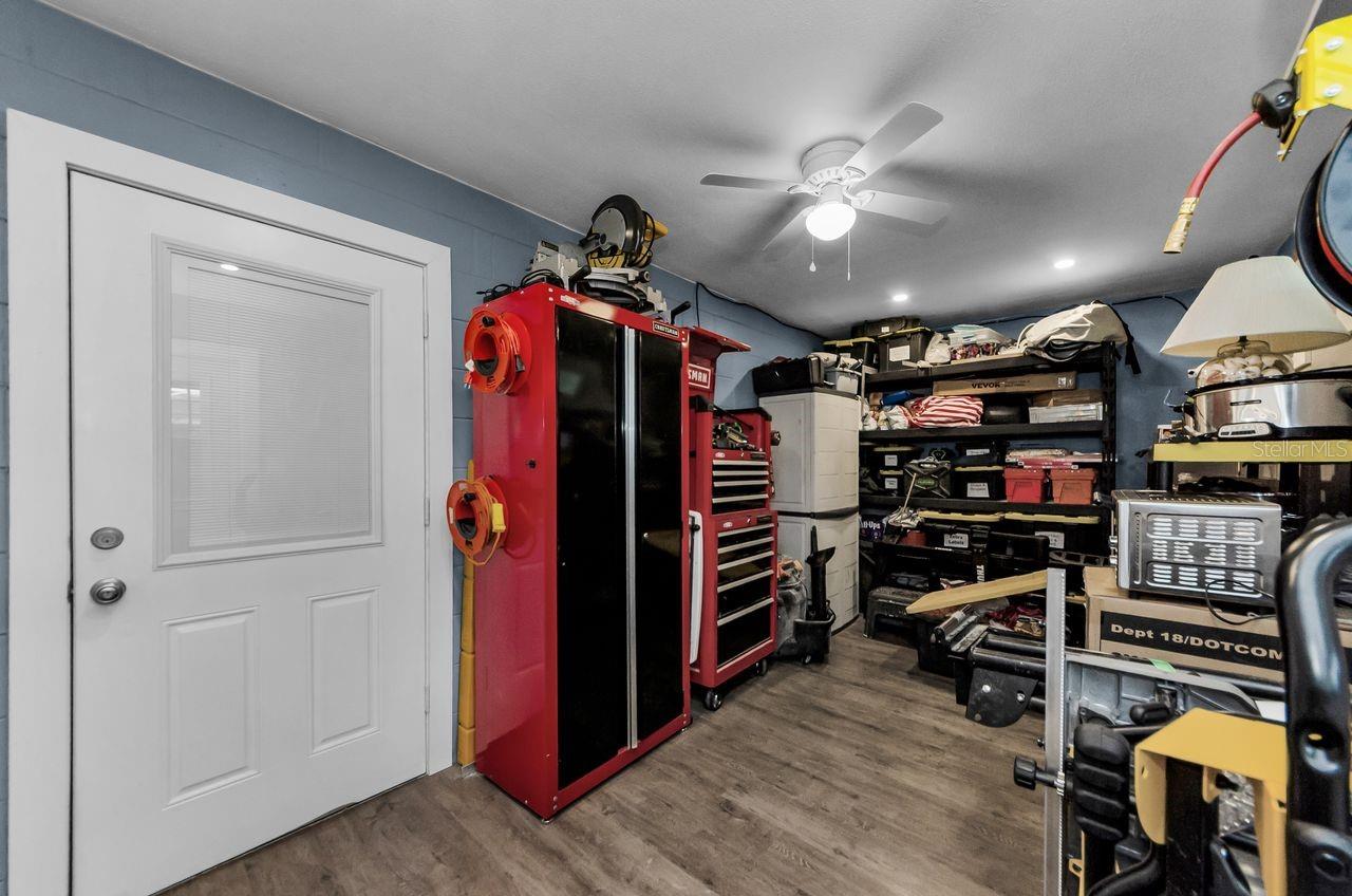 Image 35 of 51 For 740 Loquat Dr.