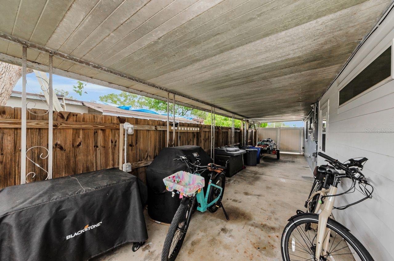 Image 36 of 51 For 740 Loquat Dr.