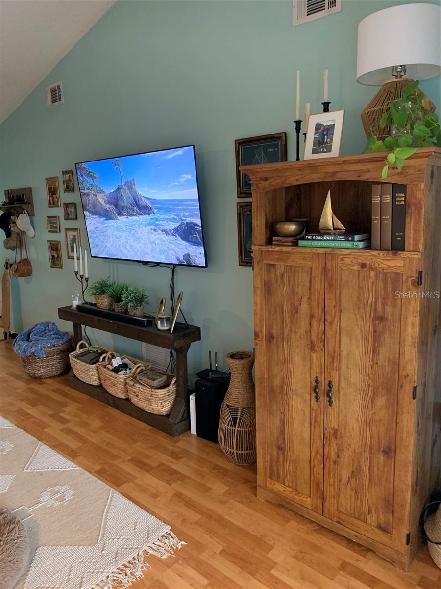 Image 6 of 23 For 300 Plymouth Street