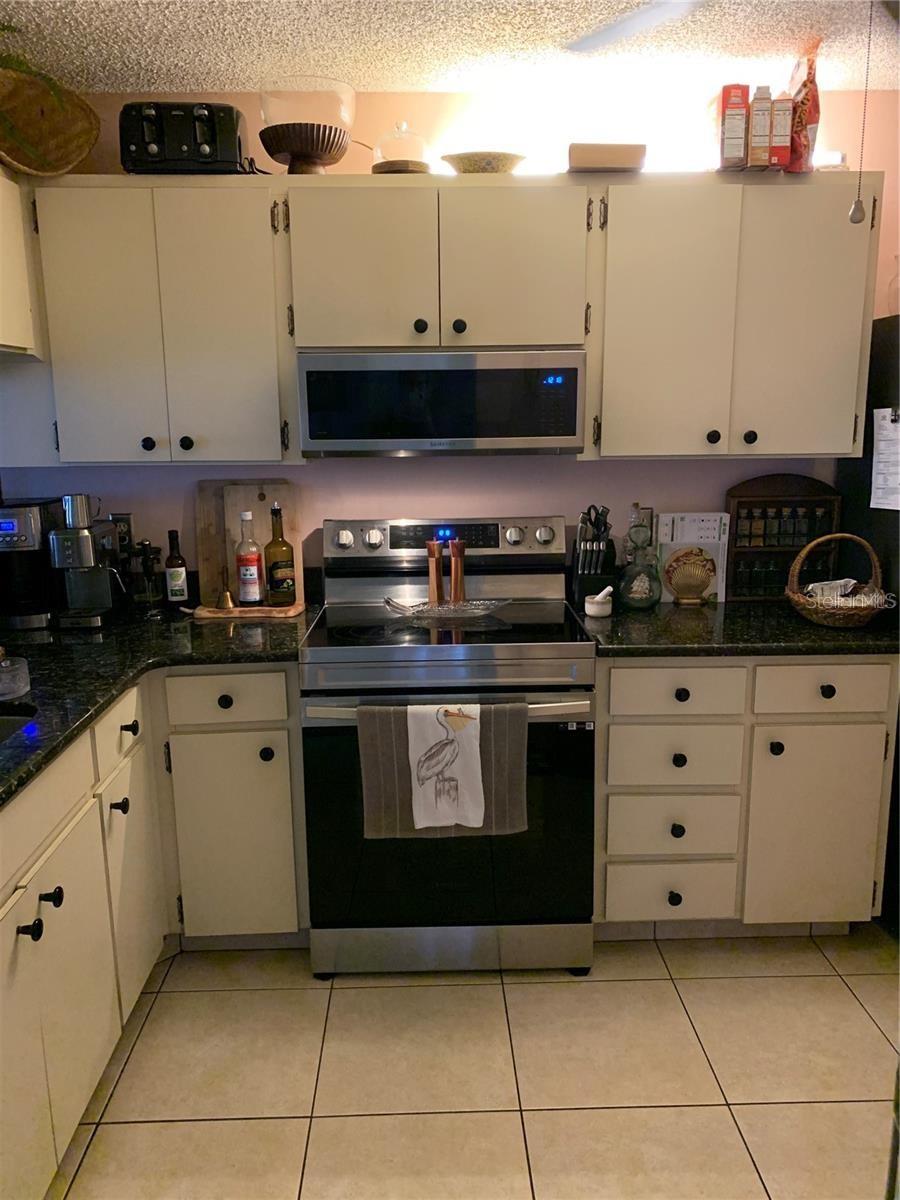 Image 9 of 23 For 300 Plymouth Street