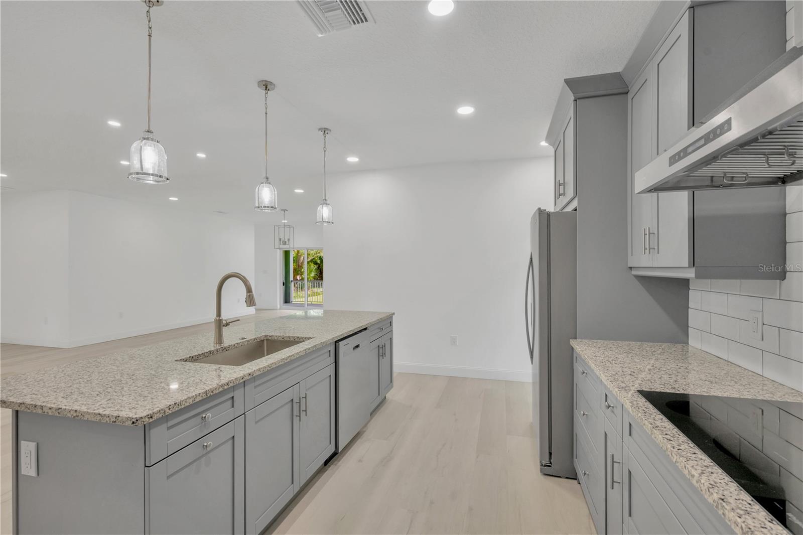 Image 17 of 49 For 12484 Green Oak Lane