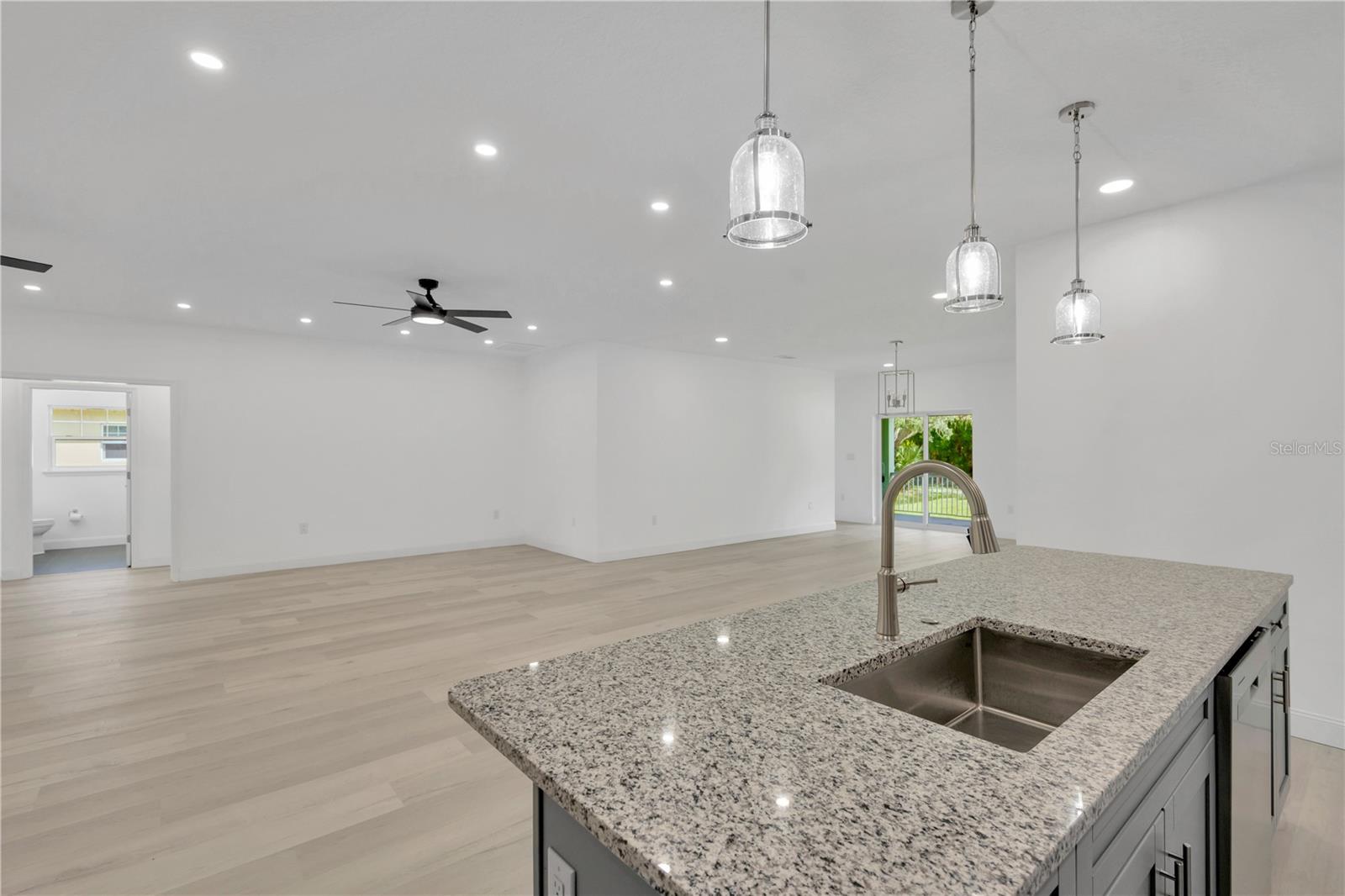 Image 18 of 49 For 12484 Green Oak Lane
