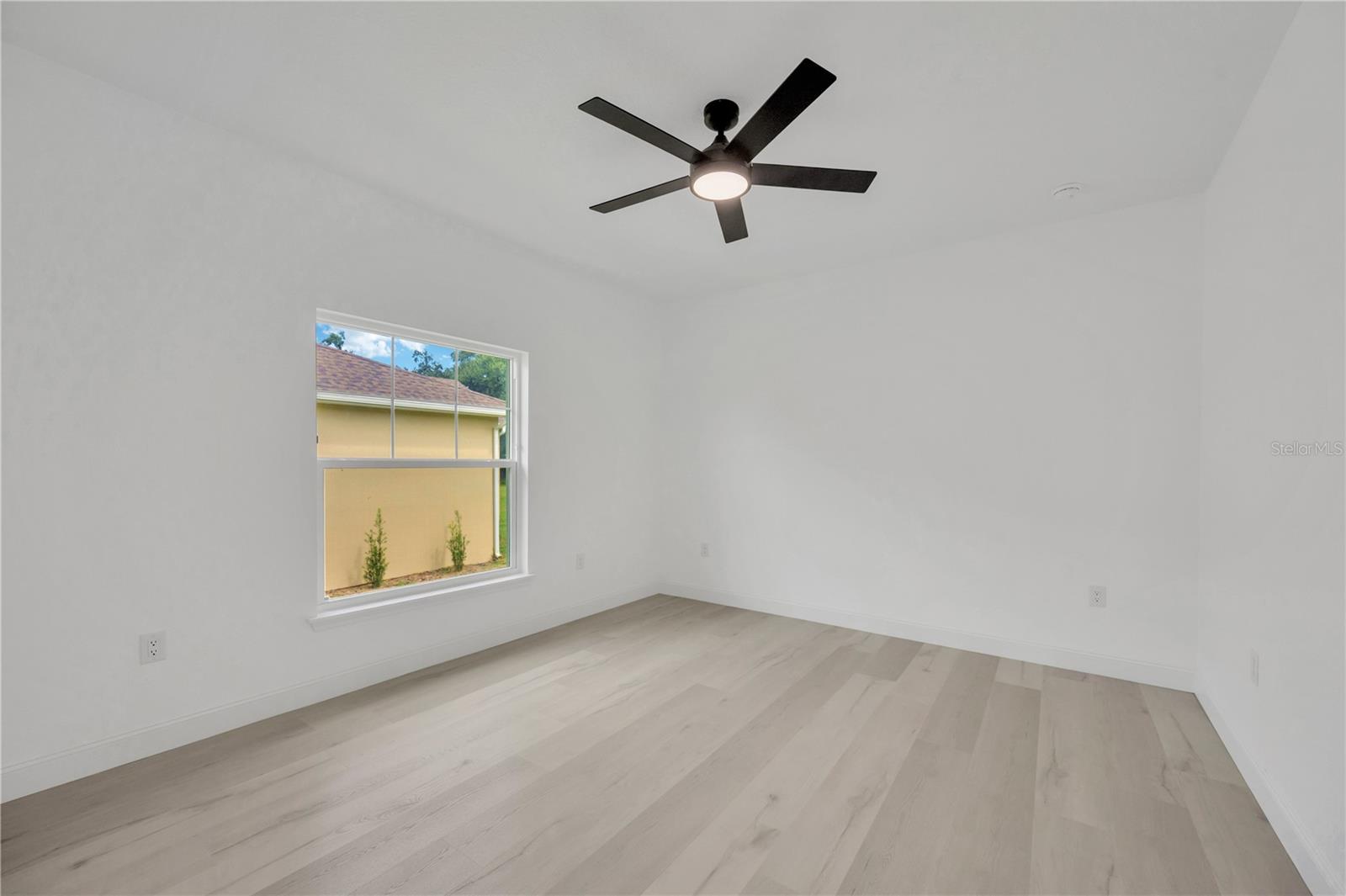 Image 33 of 49 For 12484 Green Oak Lane