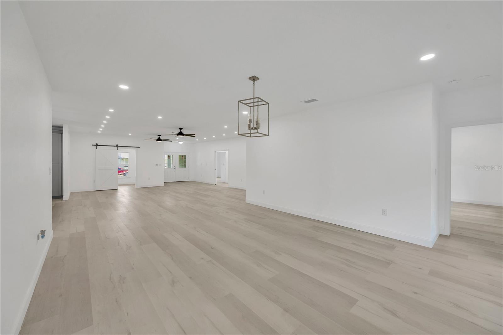 Image 8 of 49 For 12484 Green Oak Lane