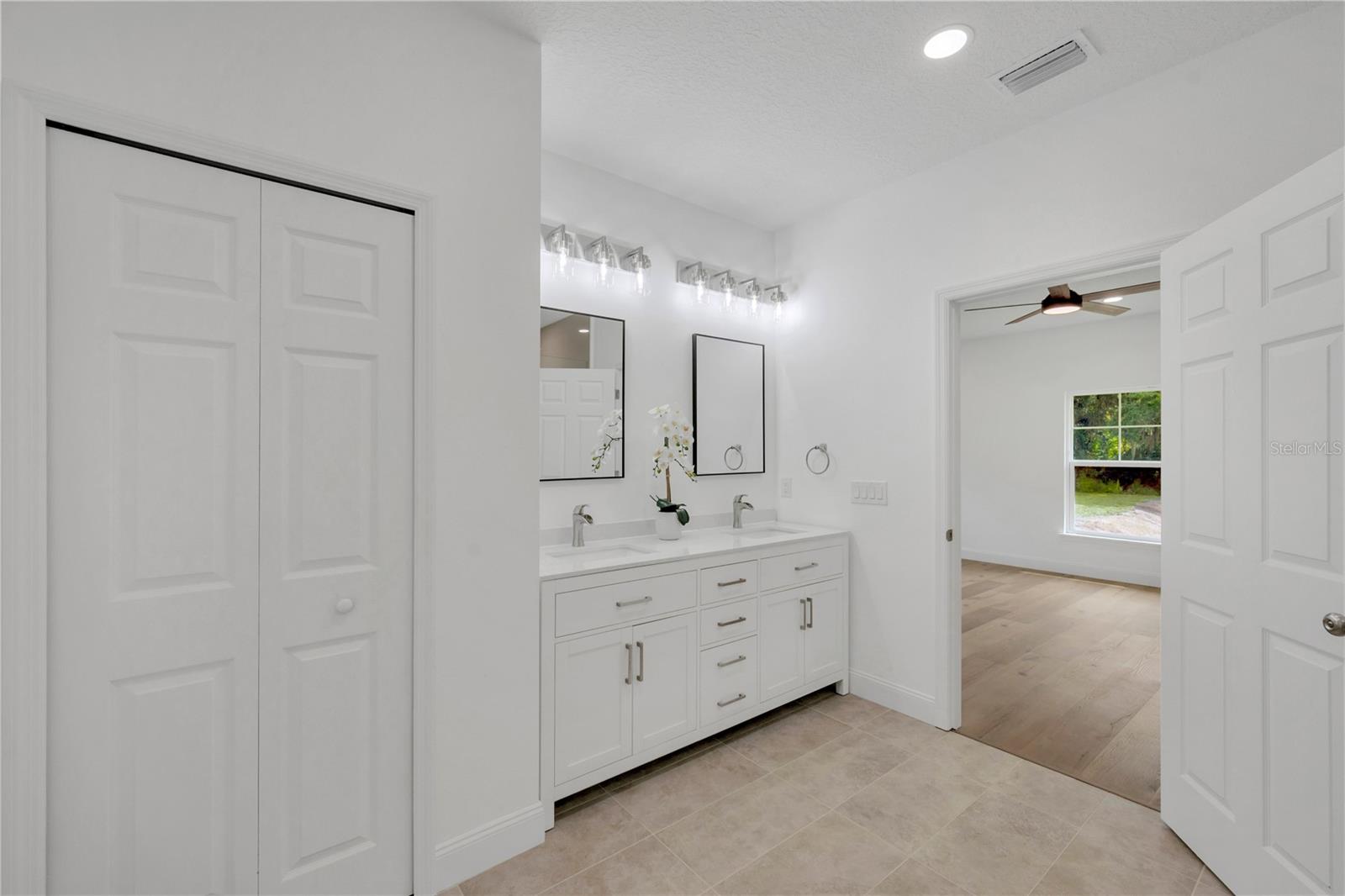Image 36 of 57 For 12500 Green Oak Lane