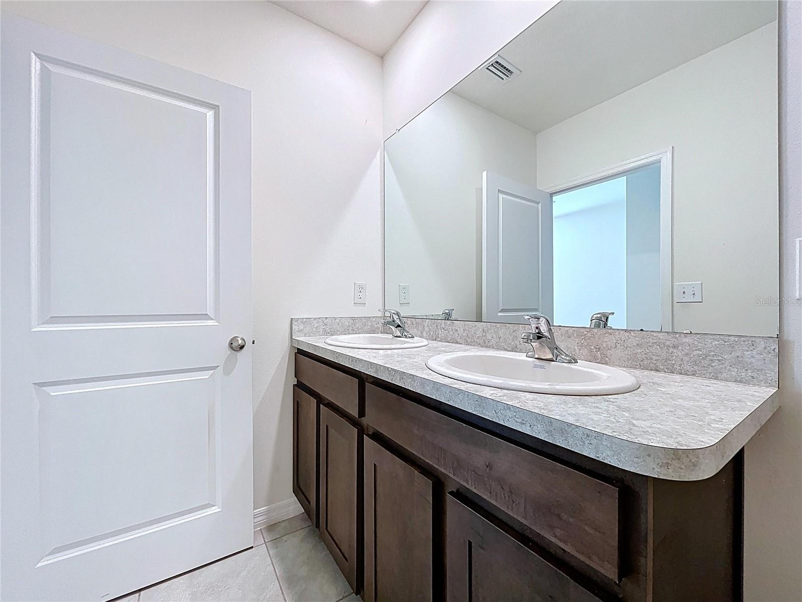 Image 30 of 46 For 10878 Penny Gale Loop