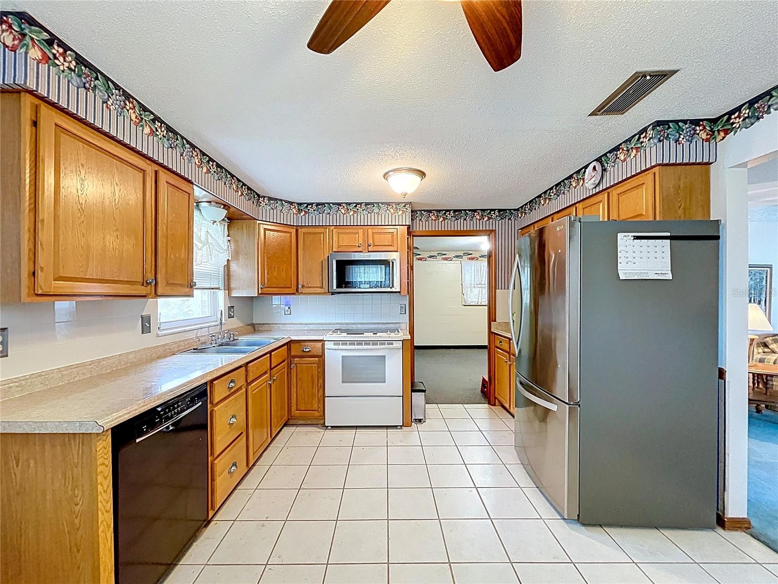 Image 14 of 38 For 39350 5th Avenue