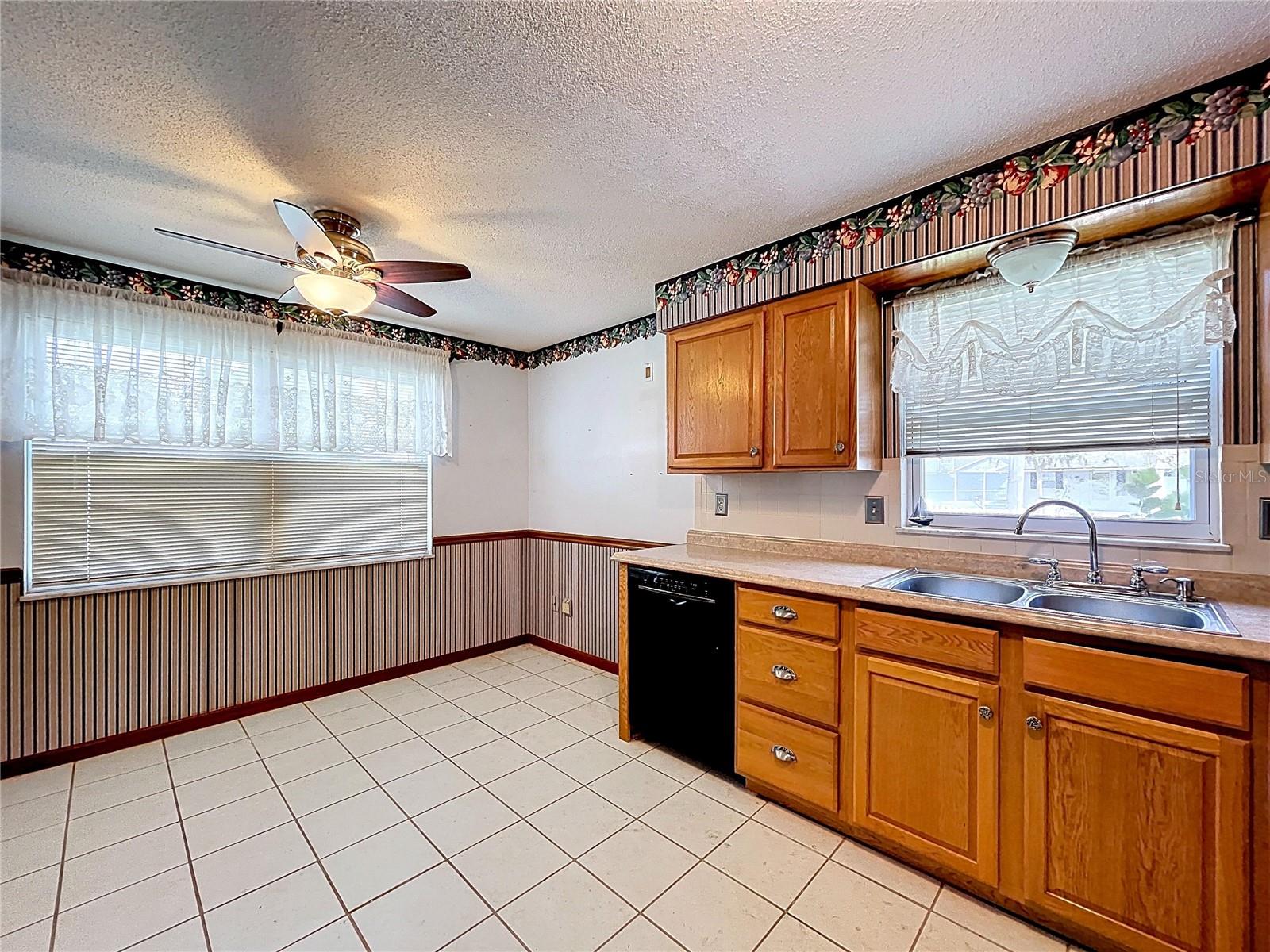 Image 22 of 38 For 39350 5th Avenue