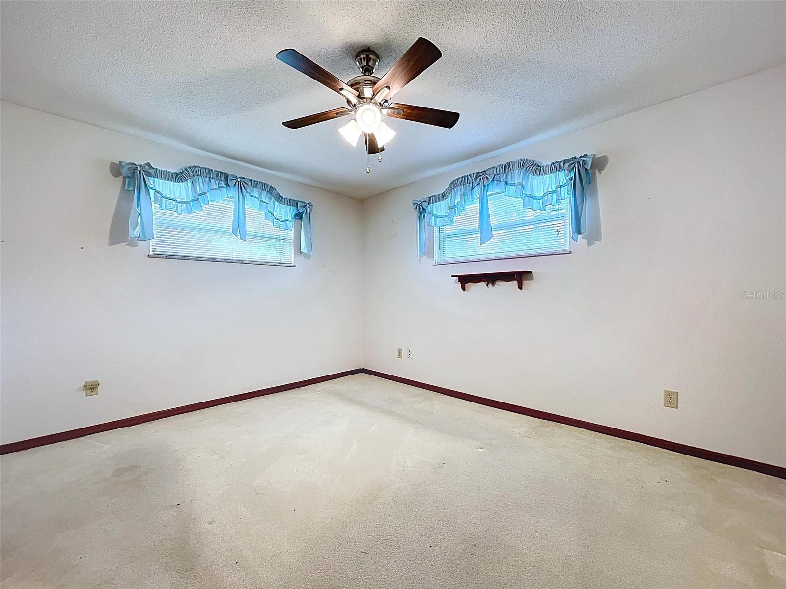 Image 28 of 38 For 39350 5th Avenue