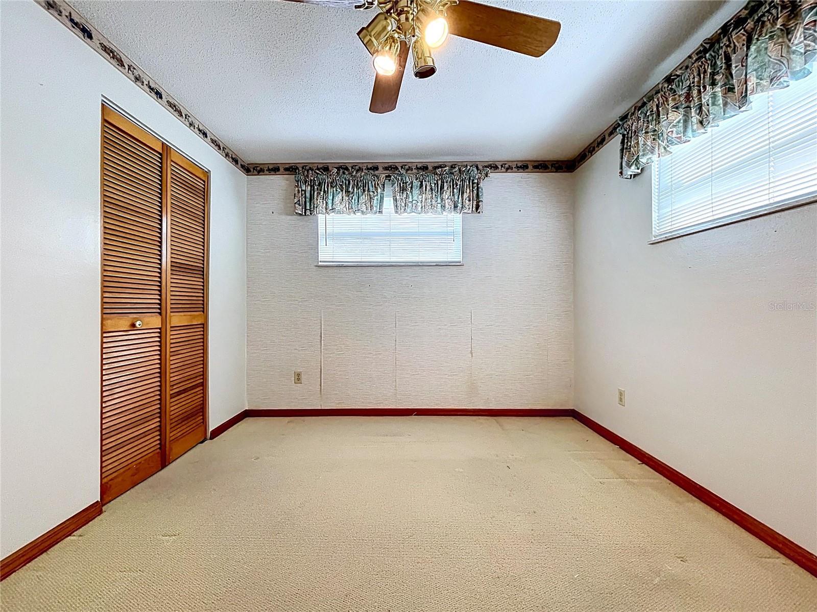 Image 29 of 38 For 39350 5th Avenue